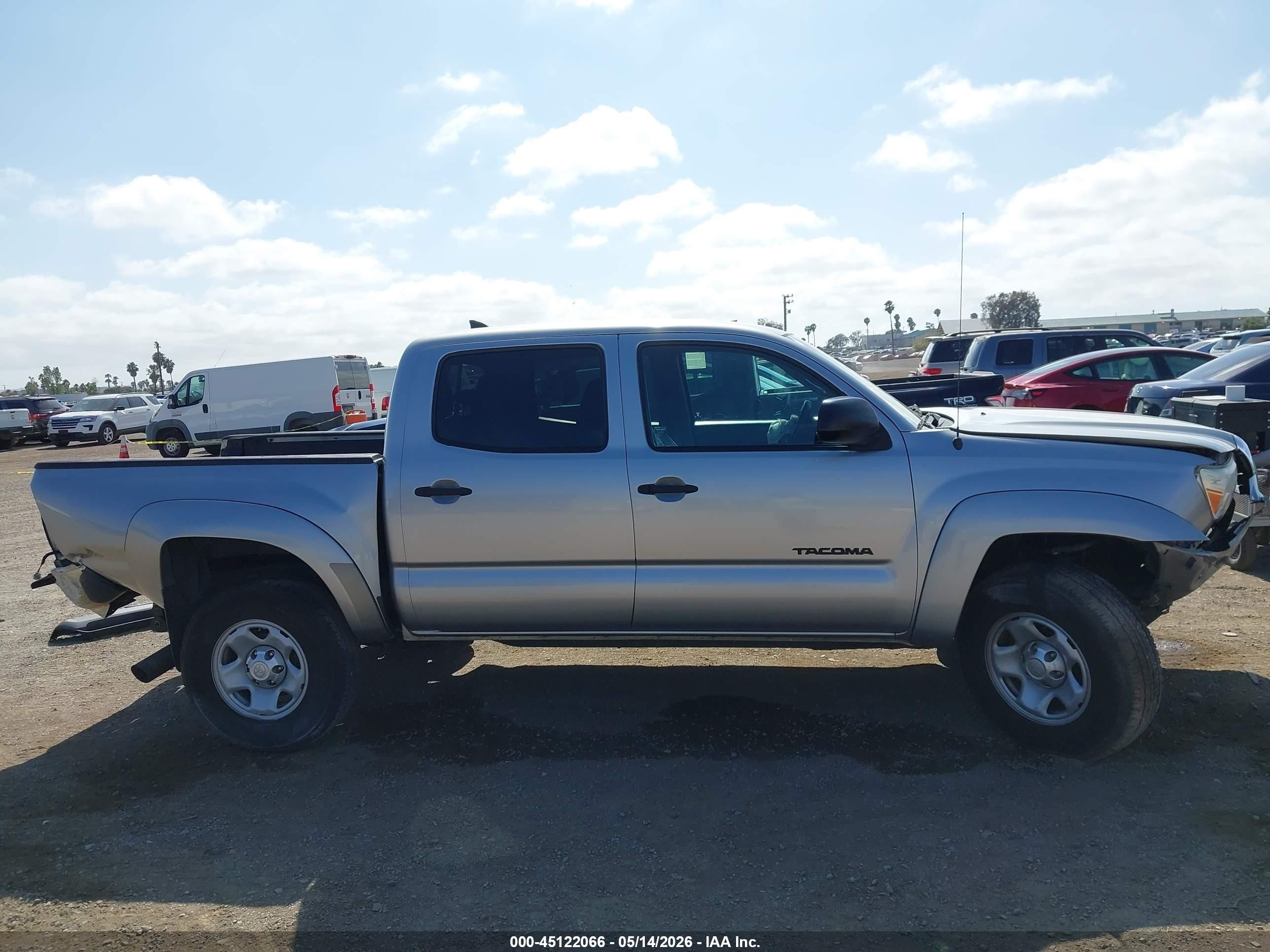 2014 Toyota Tacoma Prerunner Silver vin: 5TFJX4GN5EX036791