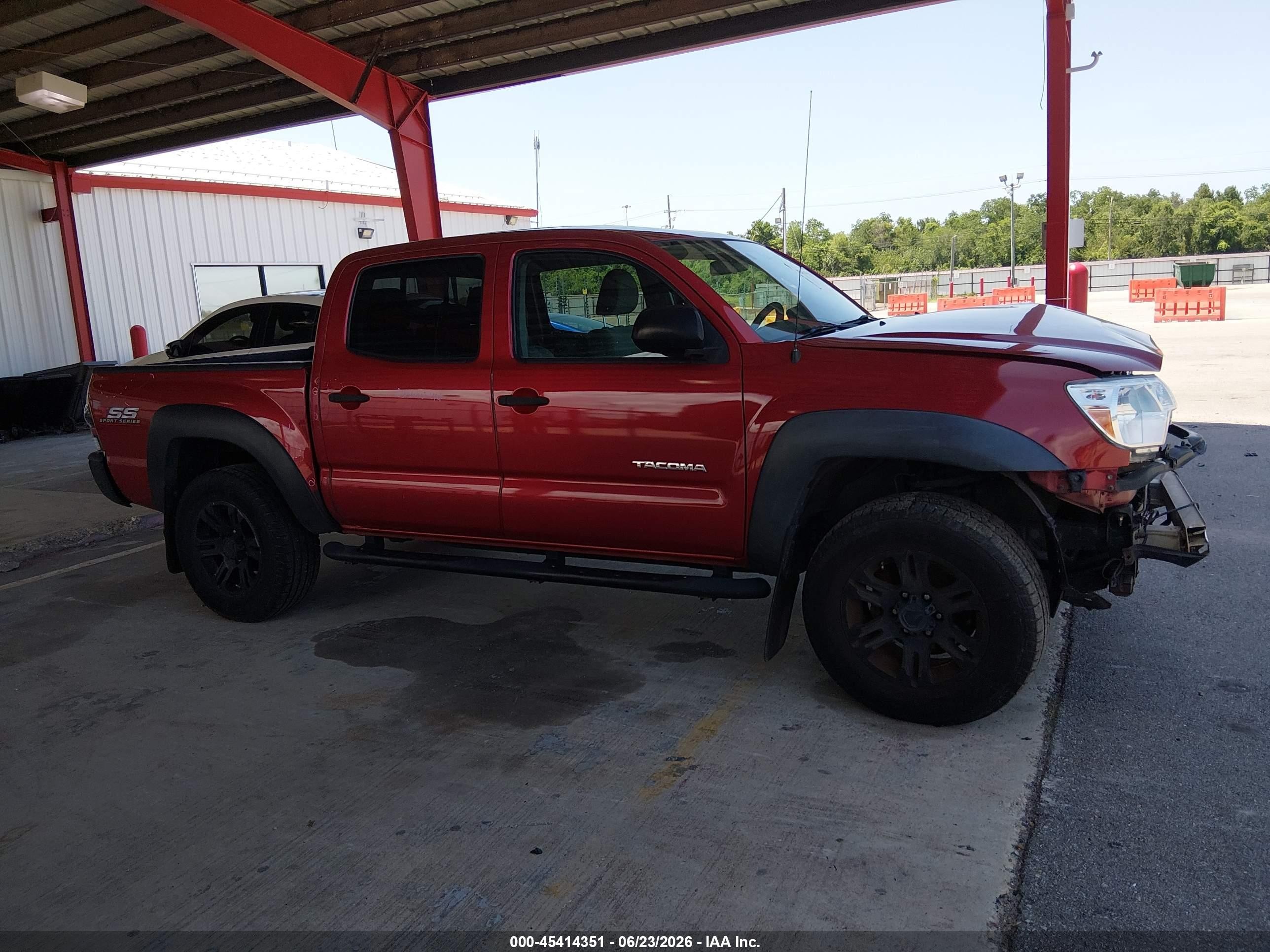 2015 Toyota Tacoma Prerunner Red vin: 5TFJX4GN5FX040079