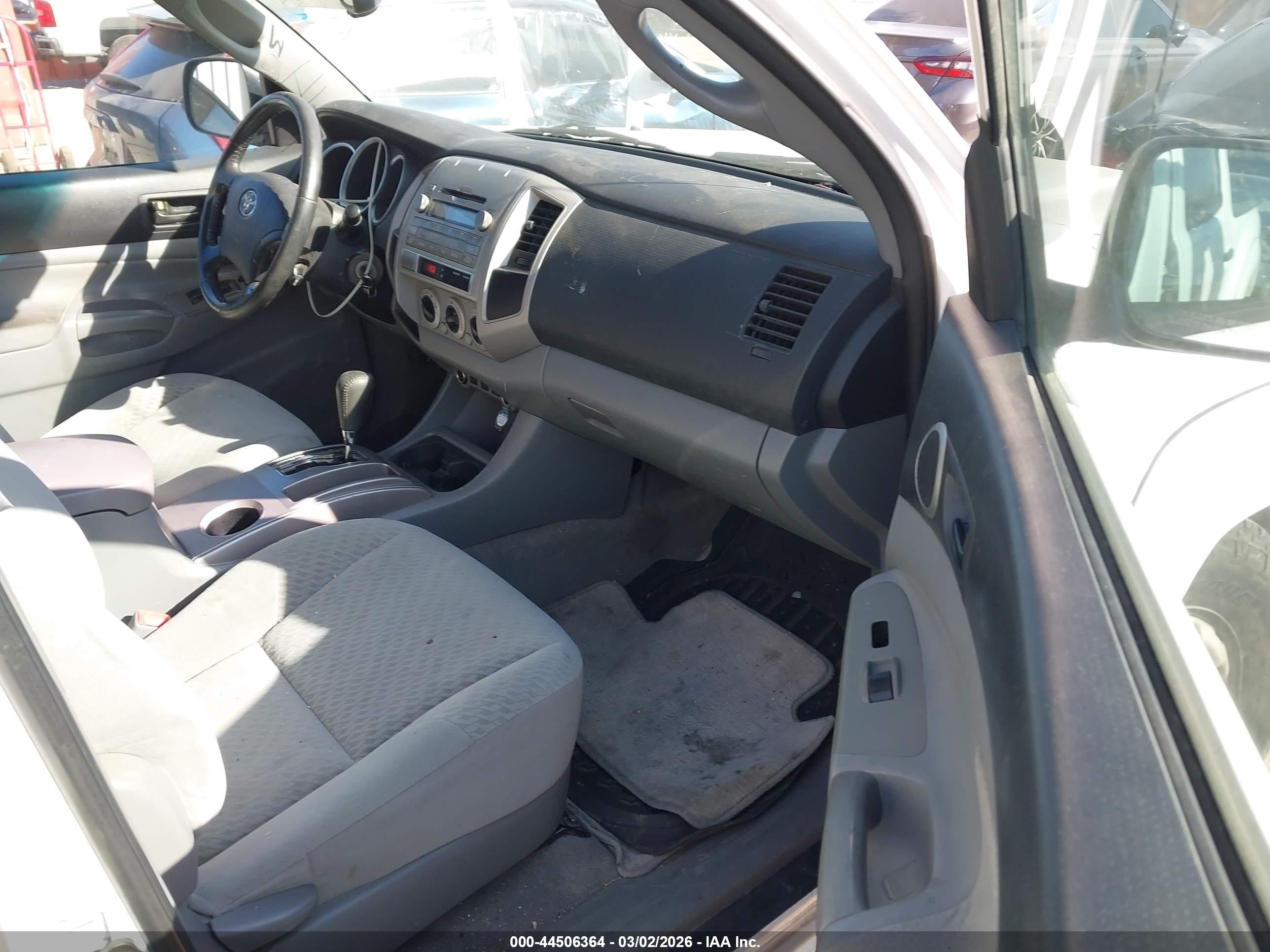 2011 Toyota Tacoma Prerunner White vin: 5TFJX4GN6BX005612