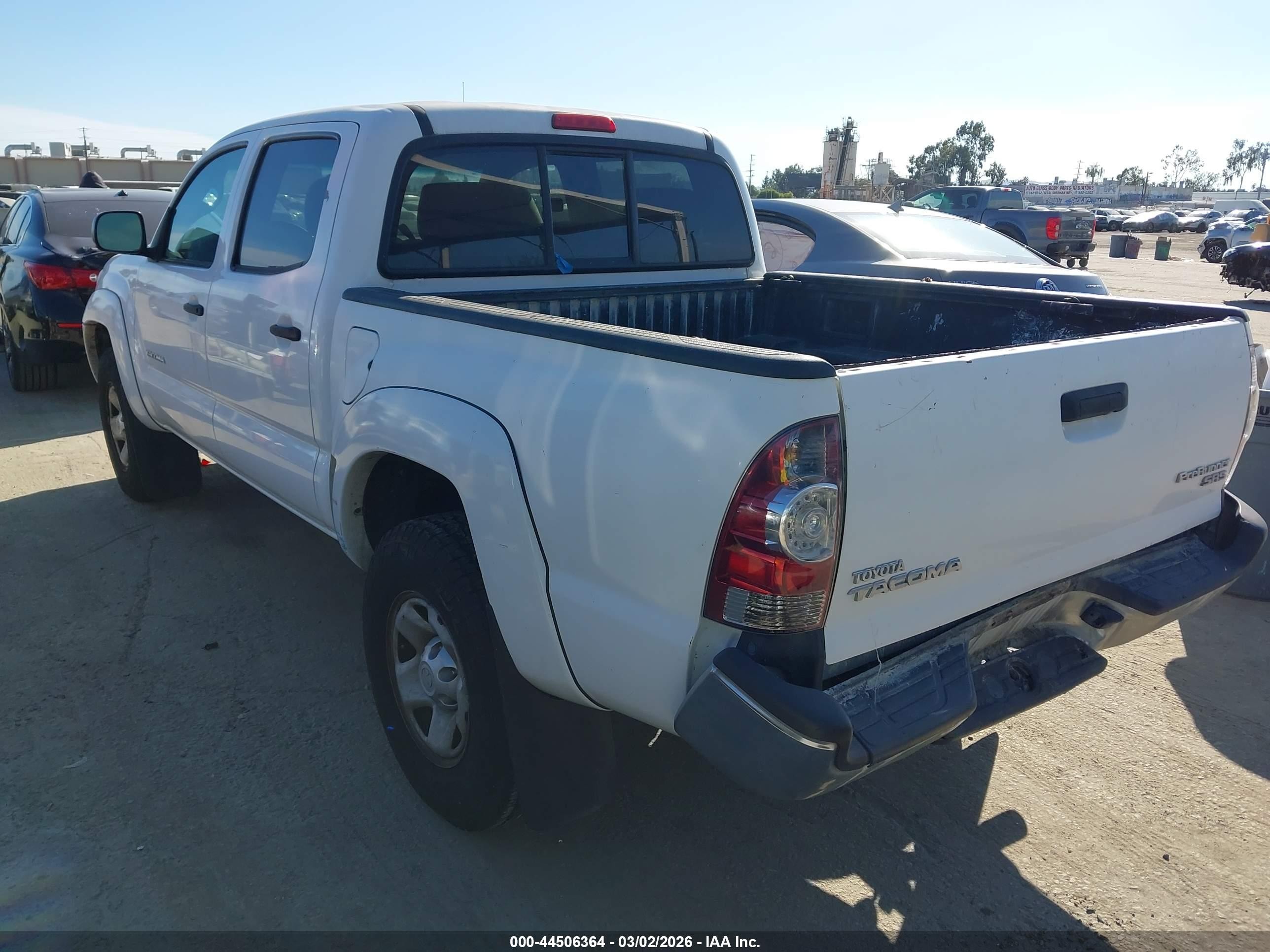 2011 Toyota Tacoma Prerunner White vin: 5TFJX4GN6BX005612