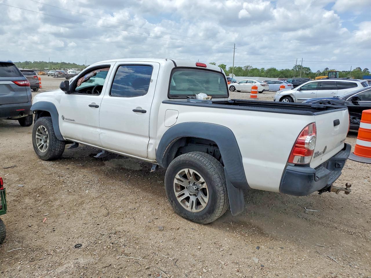 2015 Toyota Tacoma Prerunner White vin: 5TFJX4GN6FX048420
