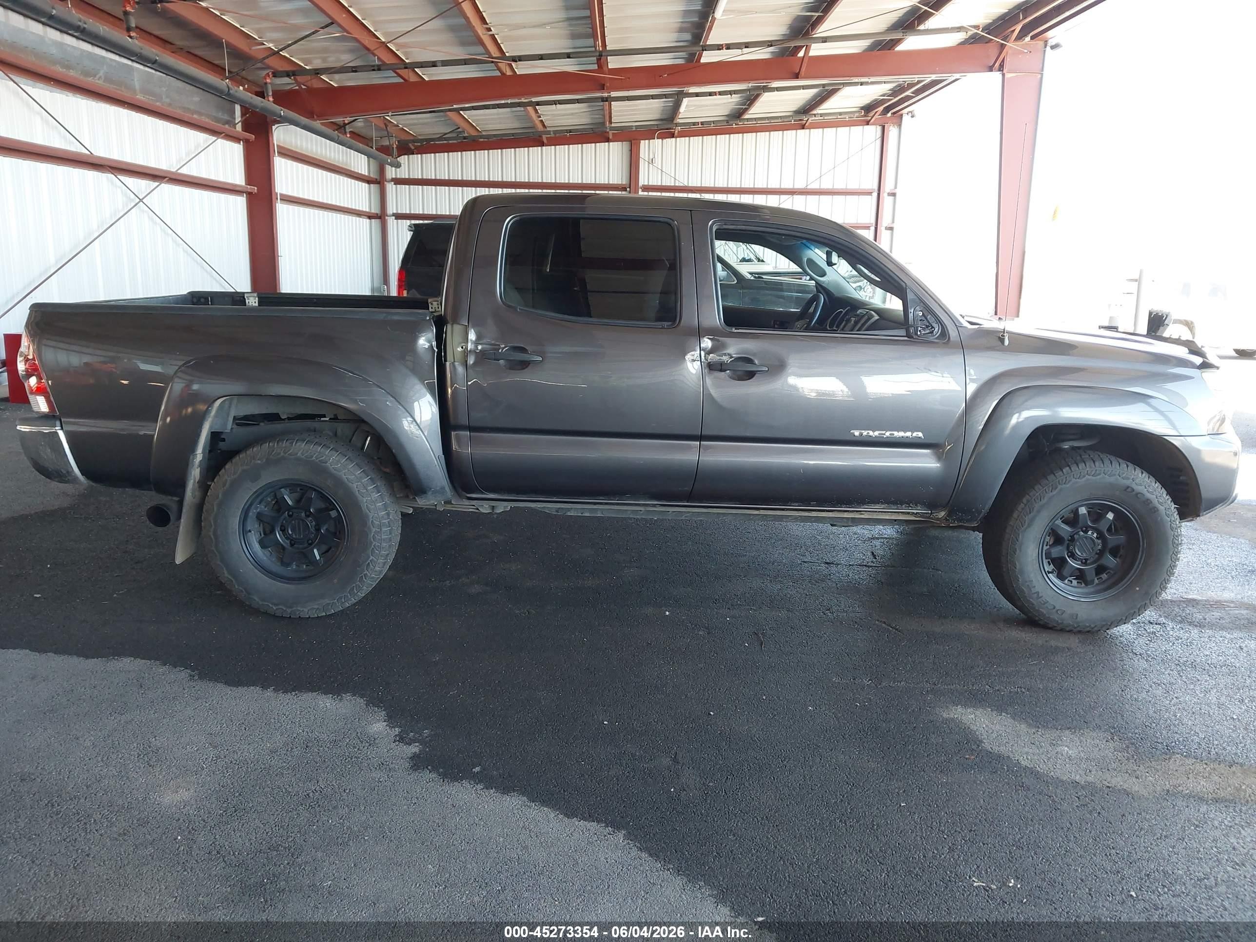 2013 Toyota Tacoma Prerunner Gray vin: 5TFJX4GN7DX019649