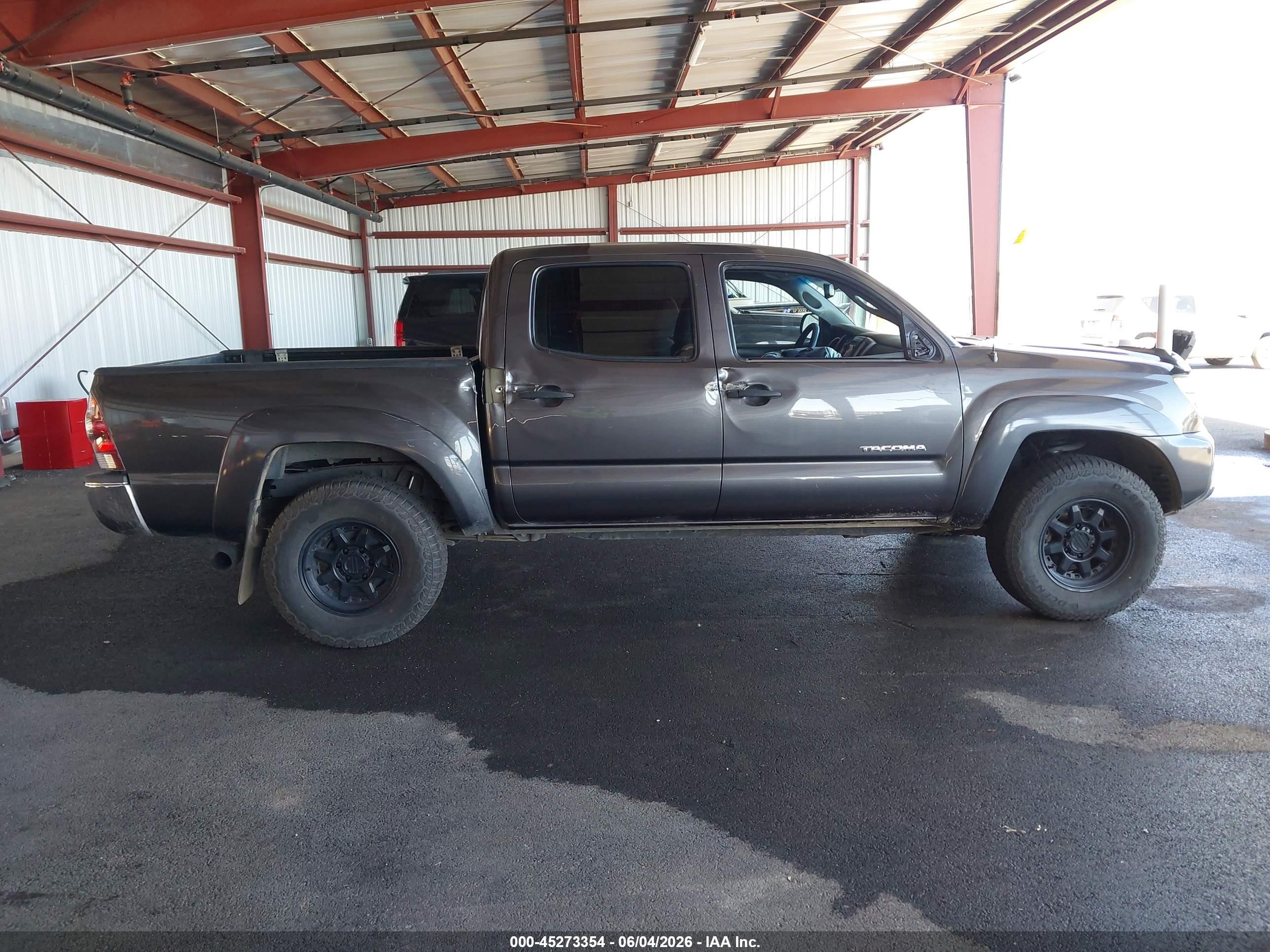 2013 Toyota Tacoma Prerunner Gray vin: 5TFJX4GN7DX019649