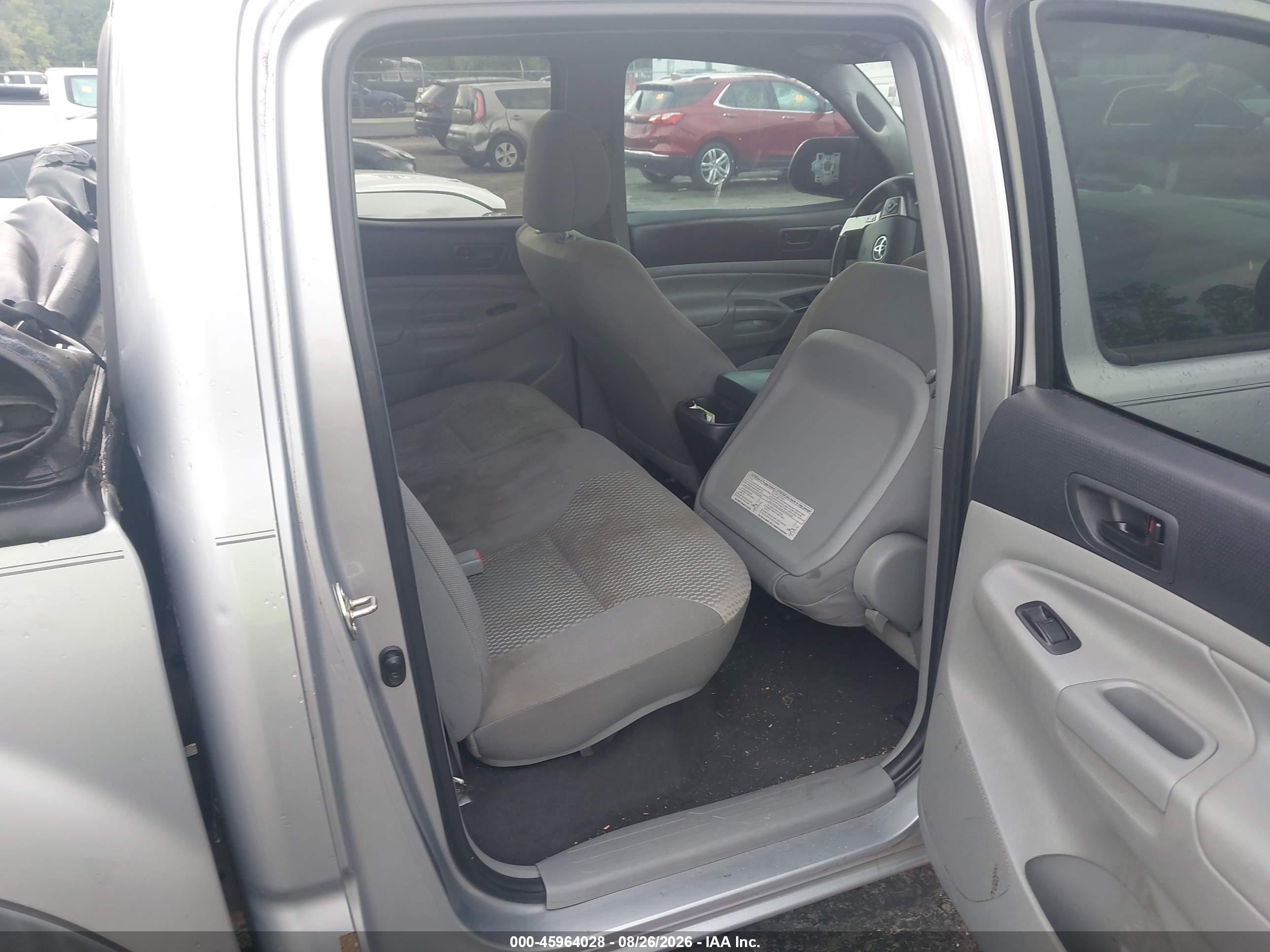 2015 Toyota Tacoma Prerunner Silver vin: 5TFJX4GN7FX050418