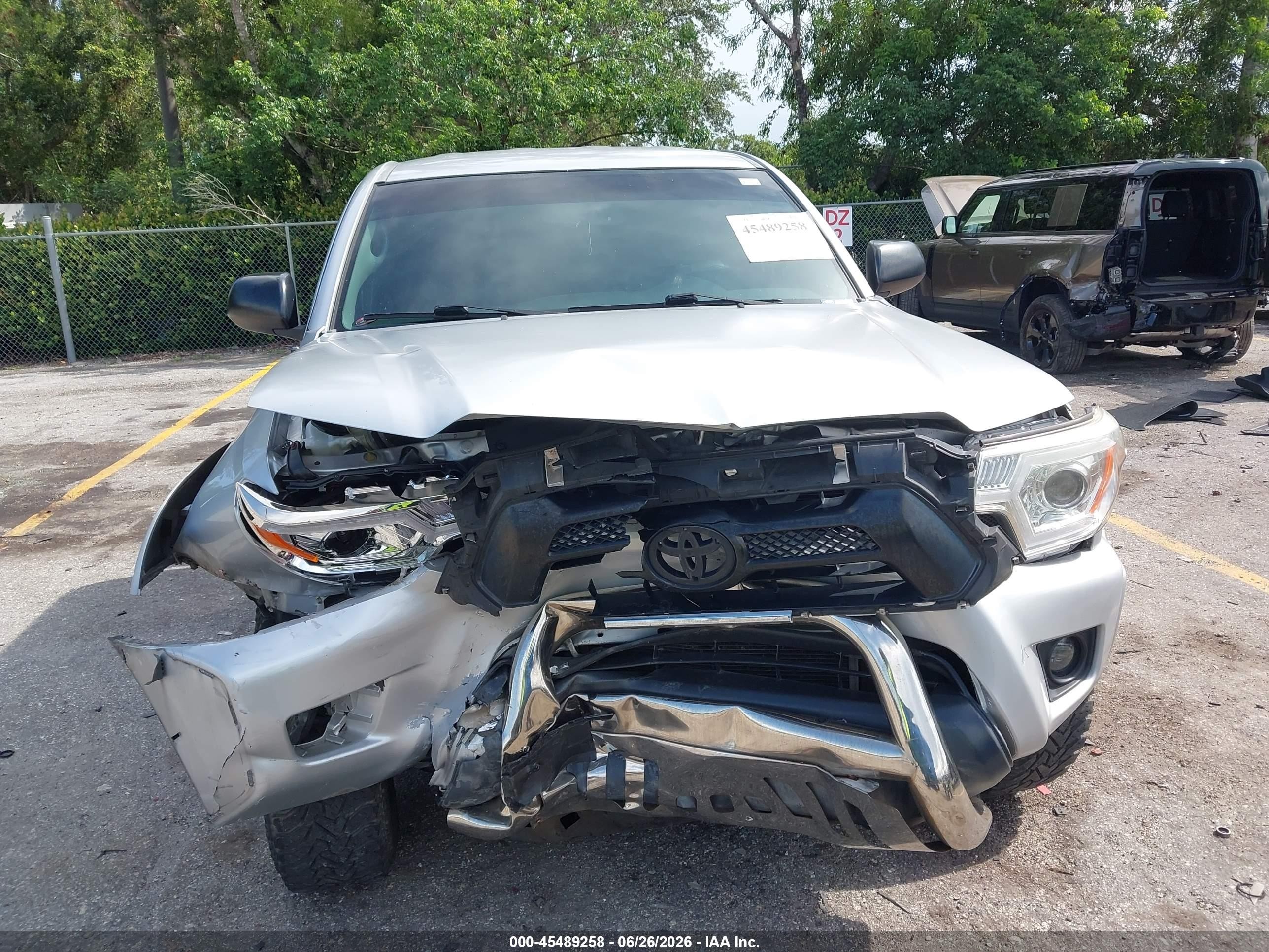 2012 Toyota Tacoma Prerunner Silver vin: 5TFJX4GN9CX010479