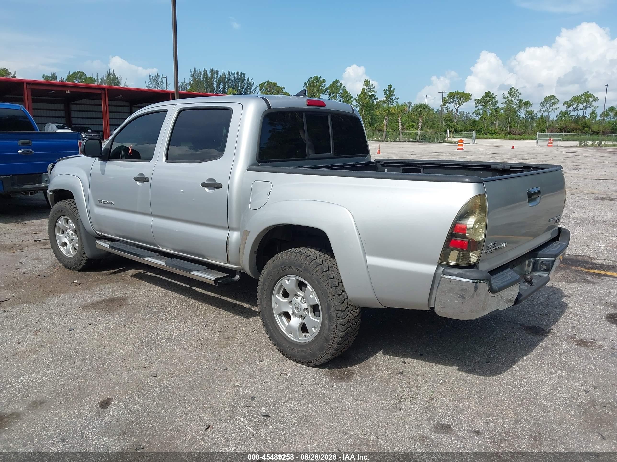 2012 Toyota Tacoma Prerunner Silver vin: 5TFJX4GN9CX010479