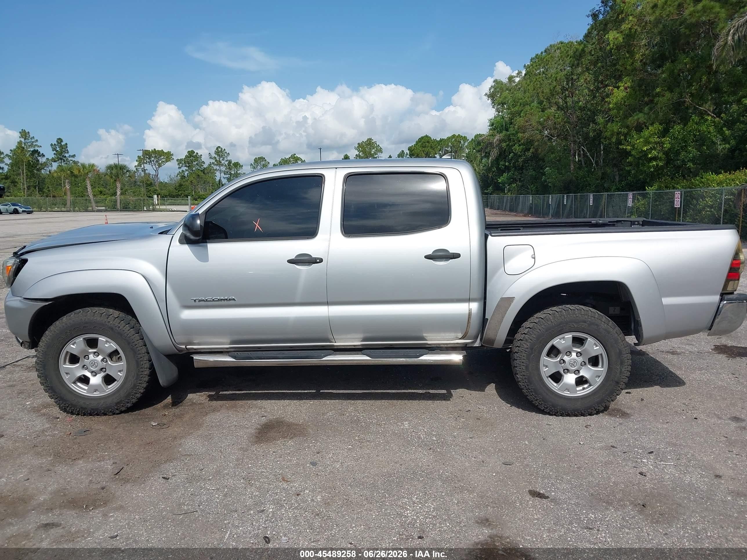 2012 Toyota Tacoma Prerunner Silver vin: 5TFJX4GN9CX010479
