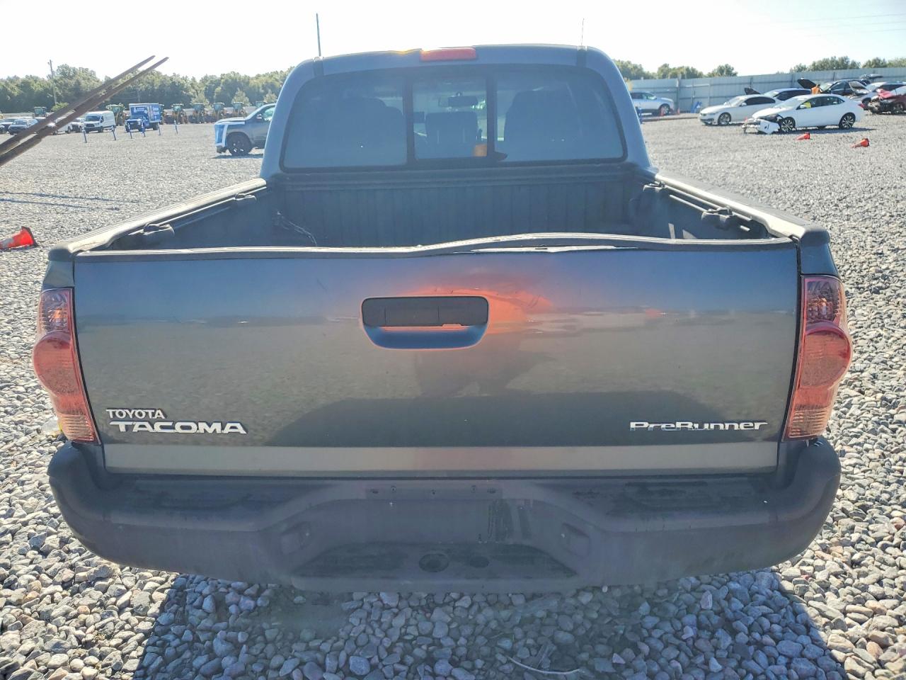 2014 Toyota Tacoma Prerunner Silver vin: 5TFJX4GN9EX027270