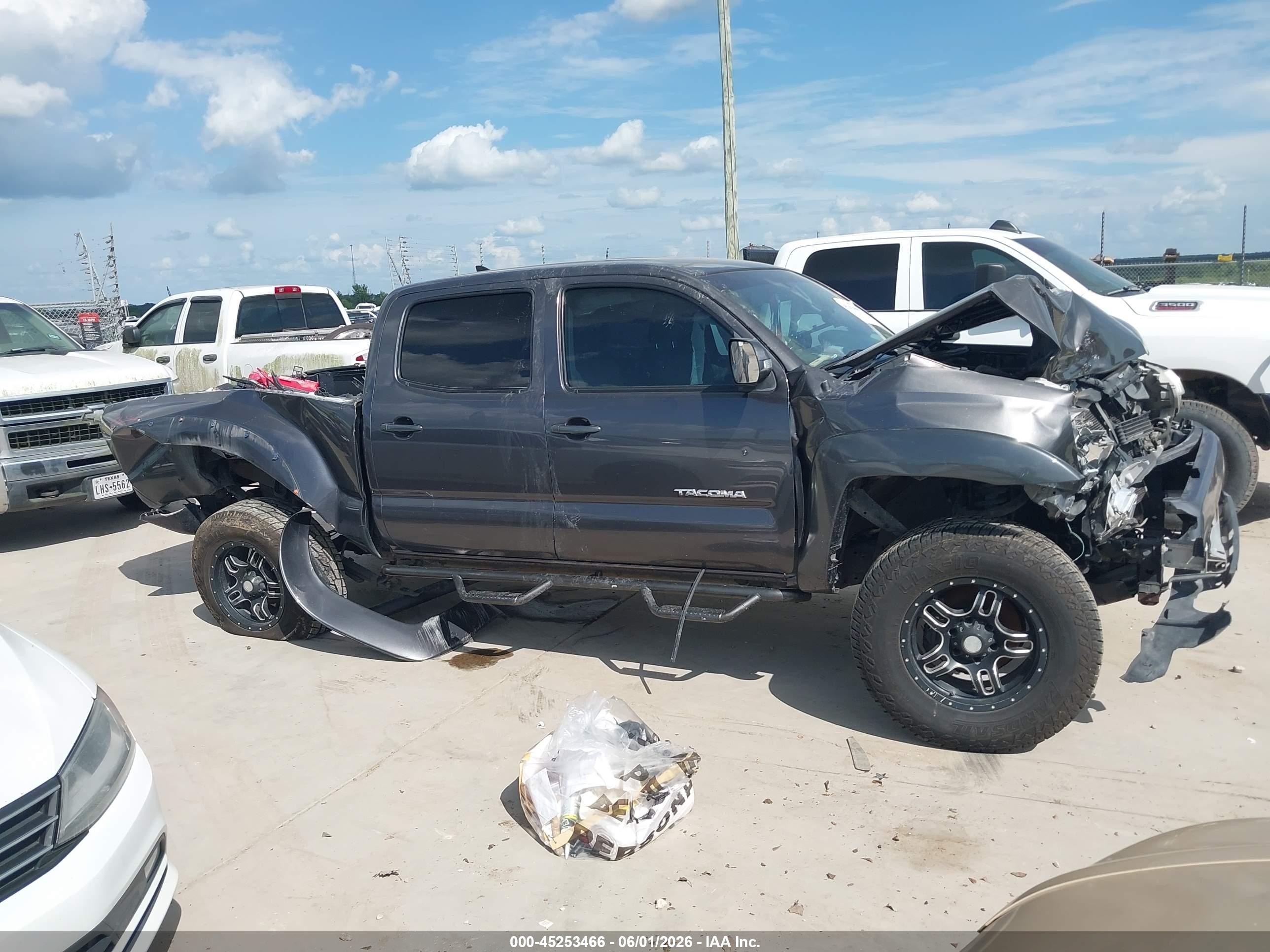 2015 Toyota Tacoma Prerunner V6 Gray vin: 5TFKU4HN0FX007051
