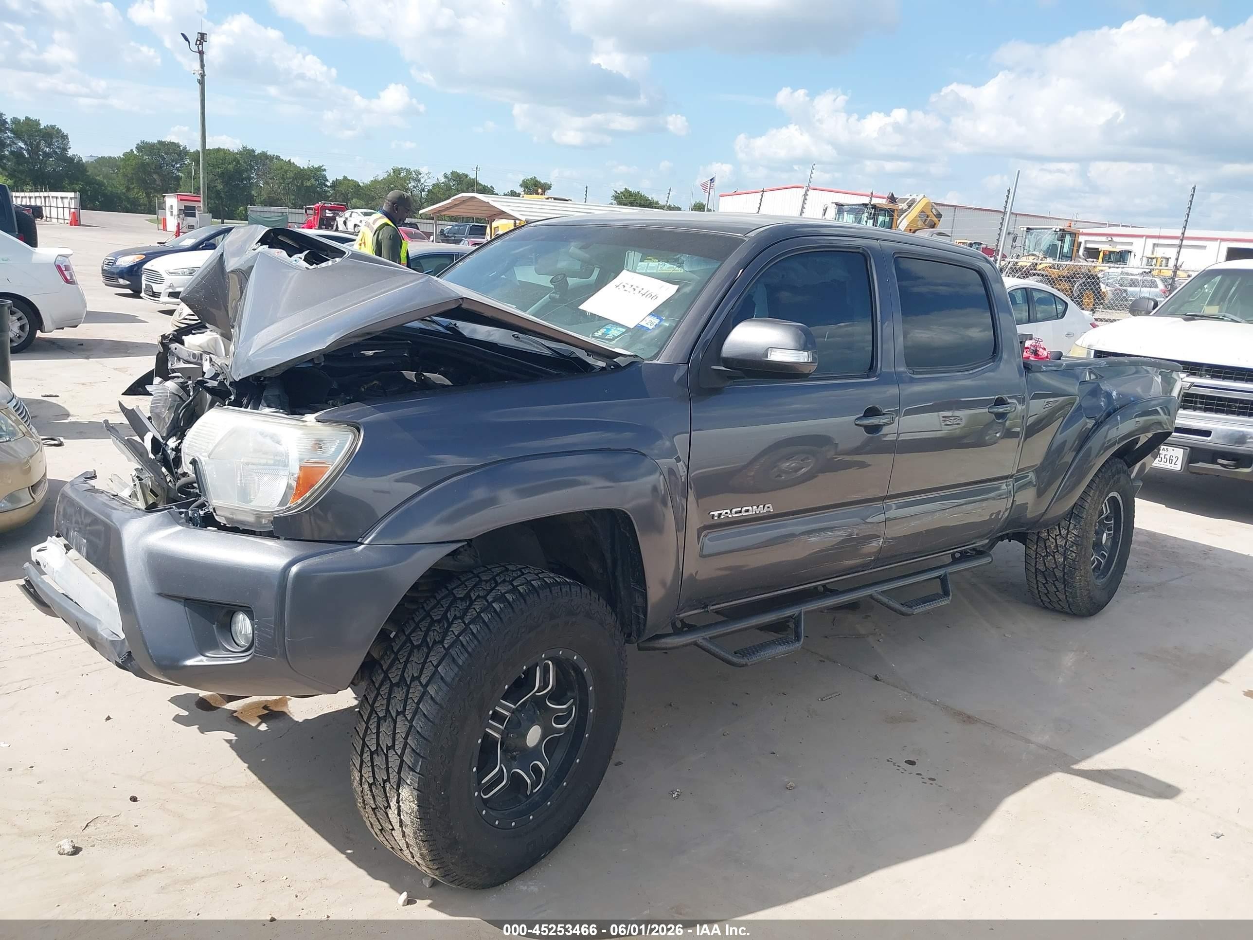2015 Toyota Tacoma Prerunner V6 Gray vin: 5TFKU4HN0FX007051