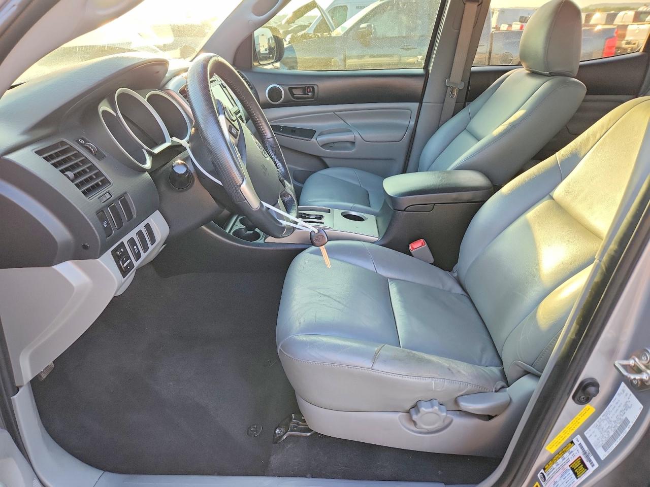 2015 Toyota Tacoma Double Cab Prerunner Long Bed Silver vin: 5TFKU4HN1FX006491