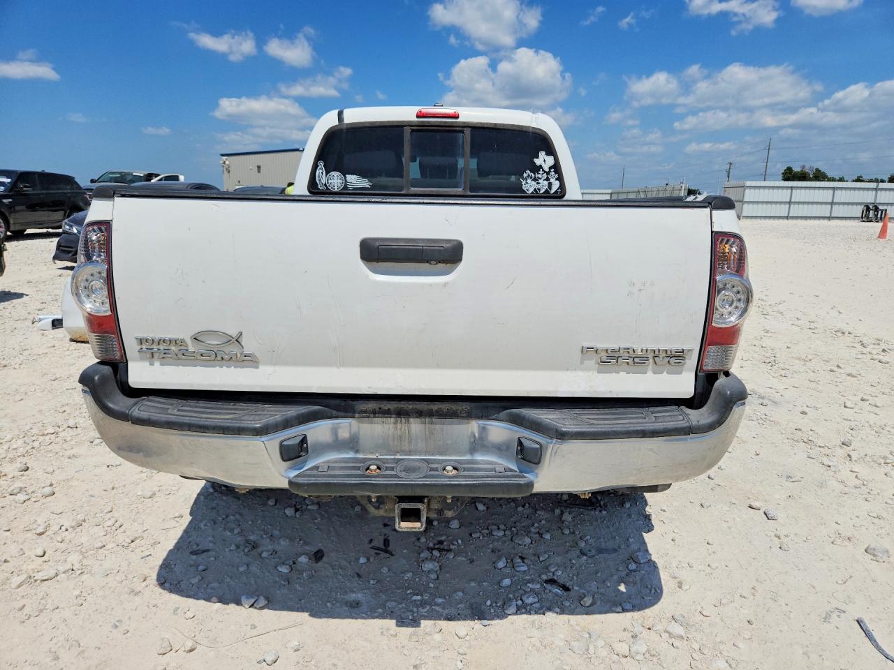 2011 Toyota Tacoma Double Cab Prerunner Long Bed White vin: 5TFKU4HN3BX001206