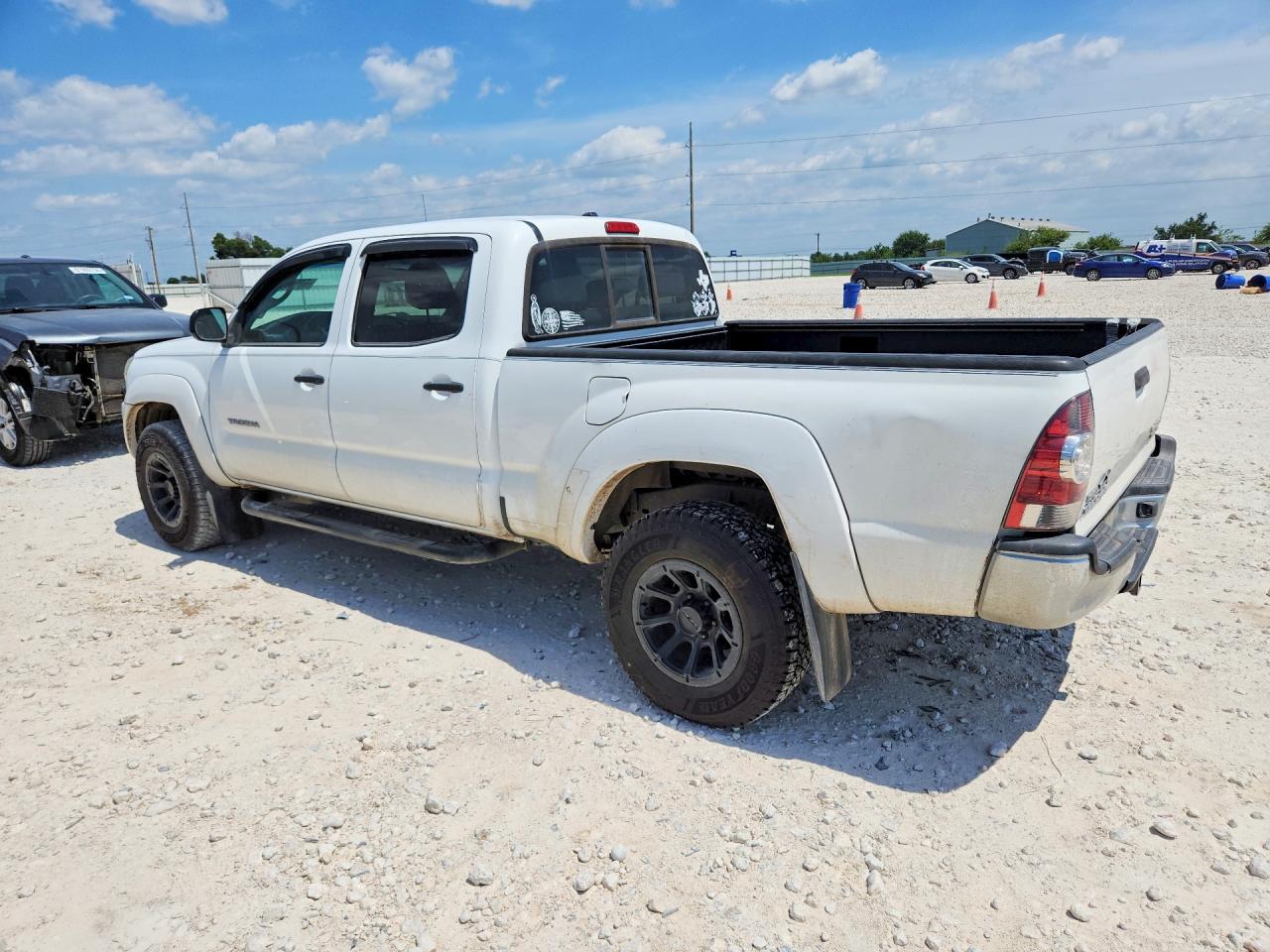 2011 Toyota Tacoma Double Cab Prerunner Long Bed White vin: 5TFKU4HN3BX001206