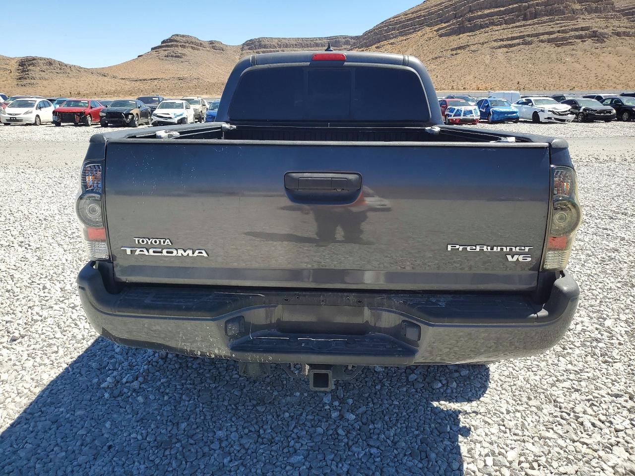 2015 Toyota Tacoma Double Cab Prerunner Long Bed Gray vin: 5TFKU4HN6FX006289