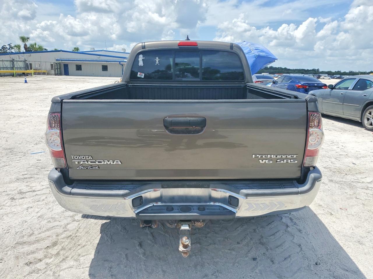 2014 Toyota Tacoma Double Cab Prerunner Long Bed Brown vin: 5TFKU4HNXEX005337