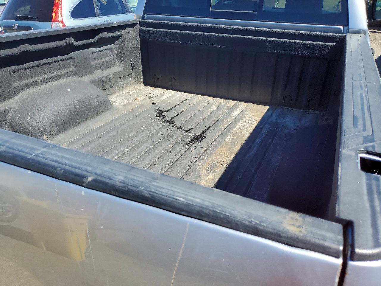 2011 Toyota Tundra Grade Серебряный vin: 5TFKY5F10BX004607