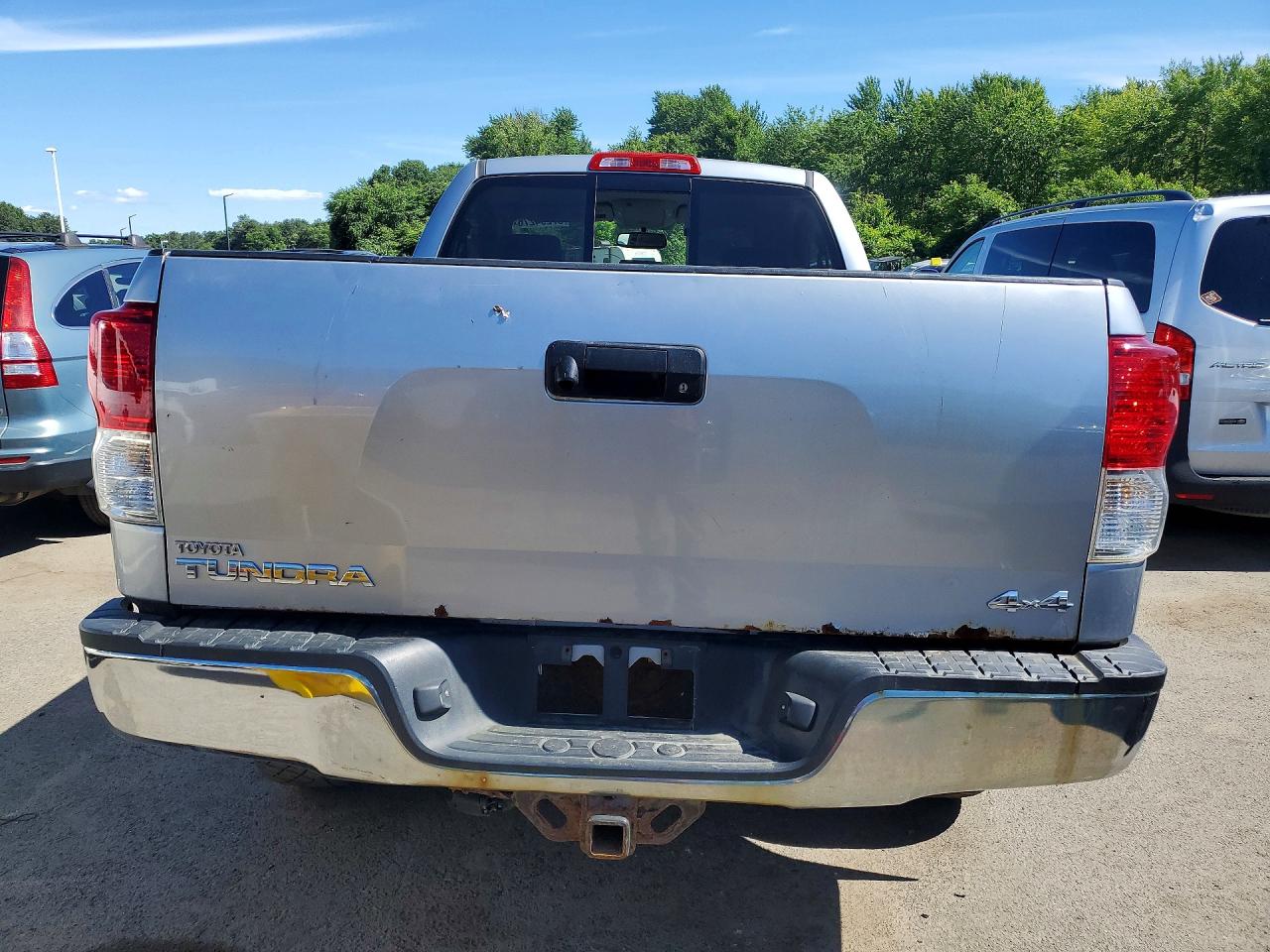 2011 Toyota Tundra Grade Серебряный vin: 5TFKY5F10BX004607