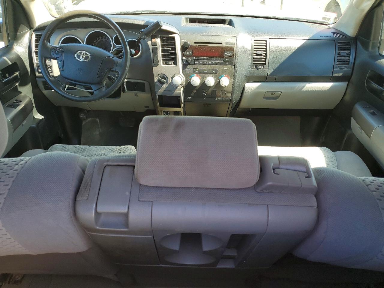 2011 Toyota Tundra Grade Серебряный vin: 5TFKY5F10BX004607