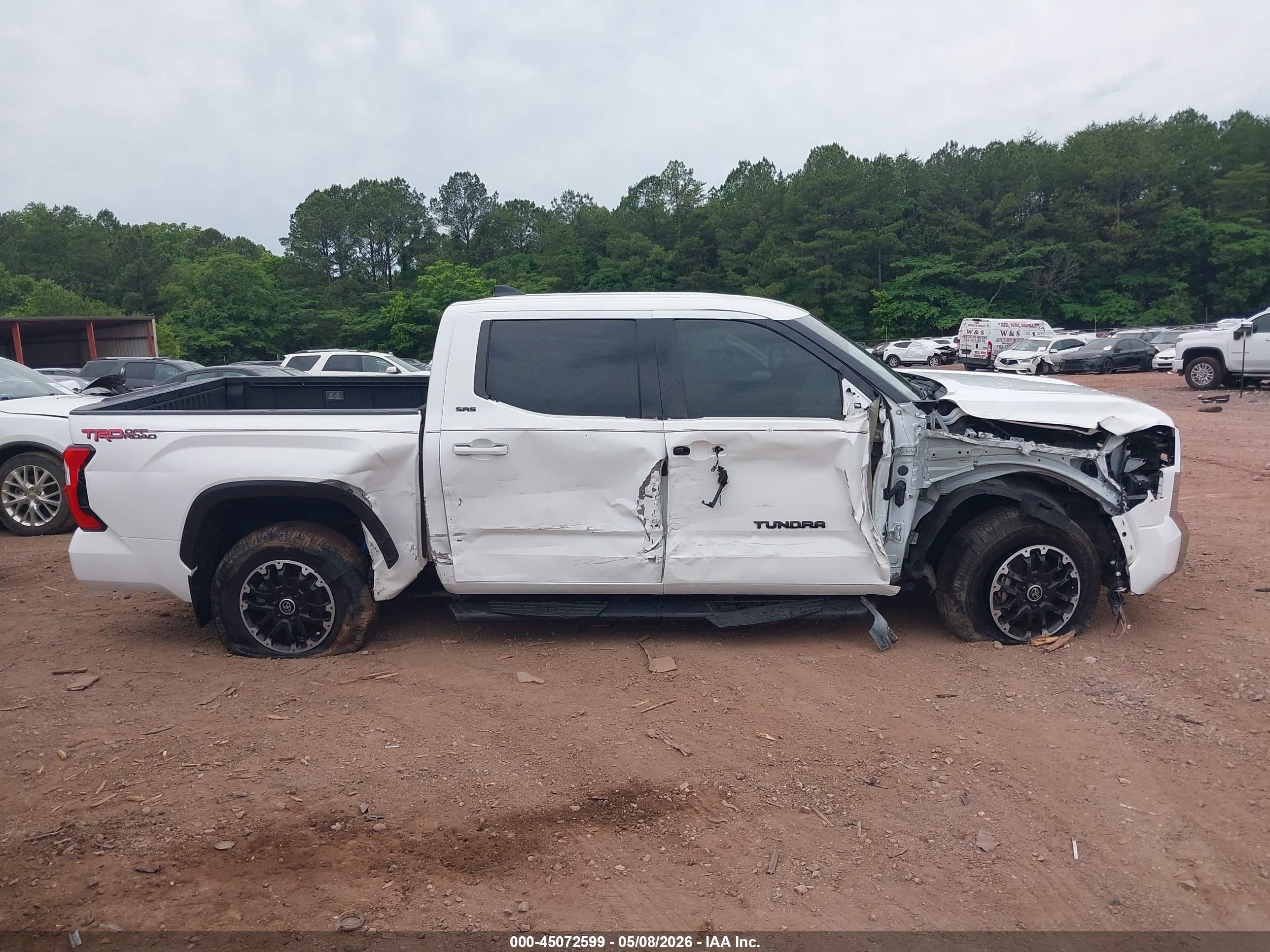 2022 Toyota Tundra Sr5 Белый vin: 5TFLA5AB6NX018332