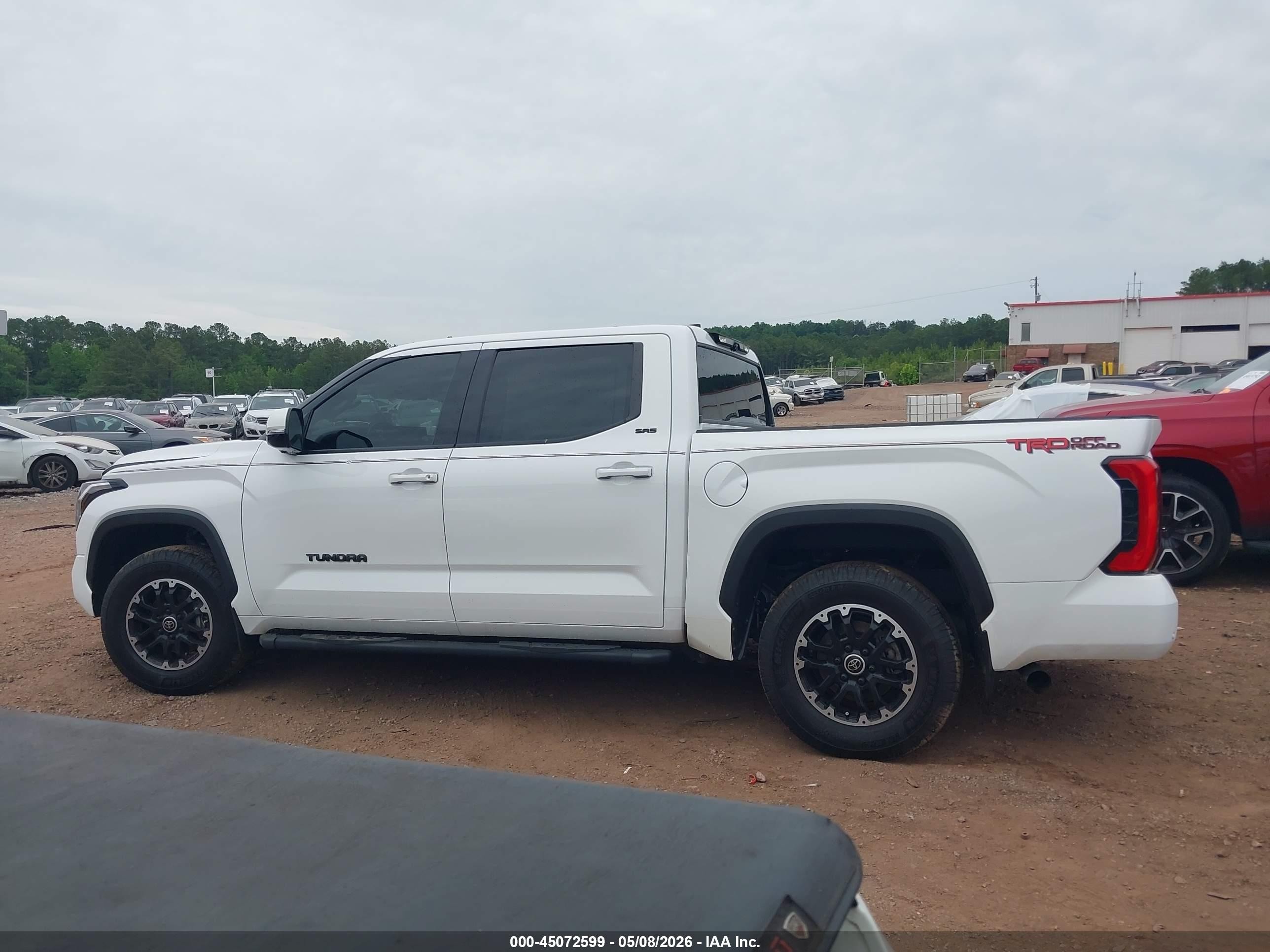 2022 Toyota Tundra Sr5 Белый vin: 5TFLA5AB6NX018332