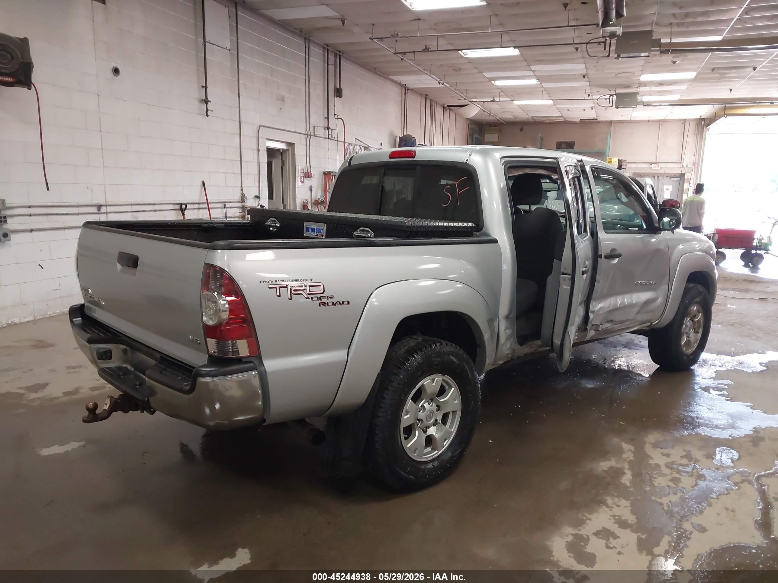 2011 Toyota Tacoma Base V6 Silver vin: 5TFLU4EN0BX008509