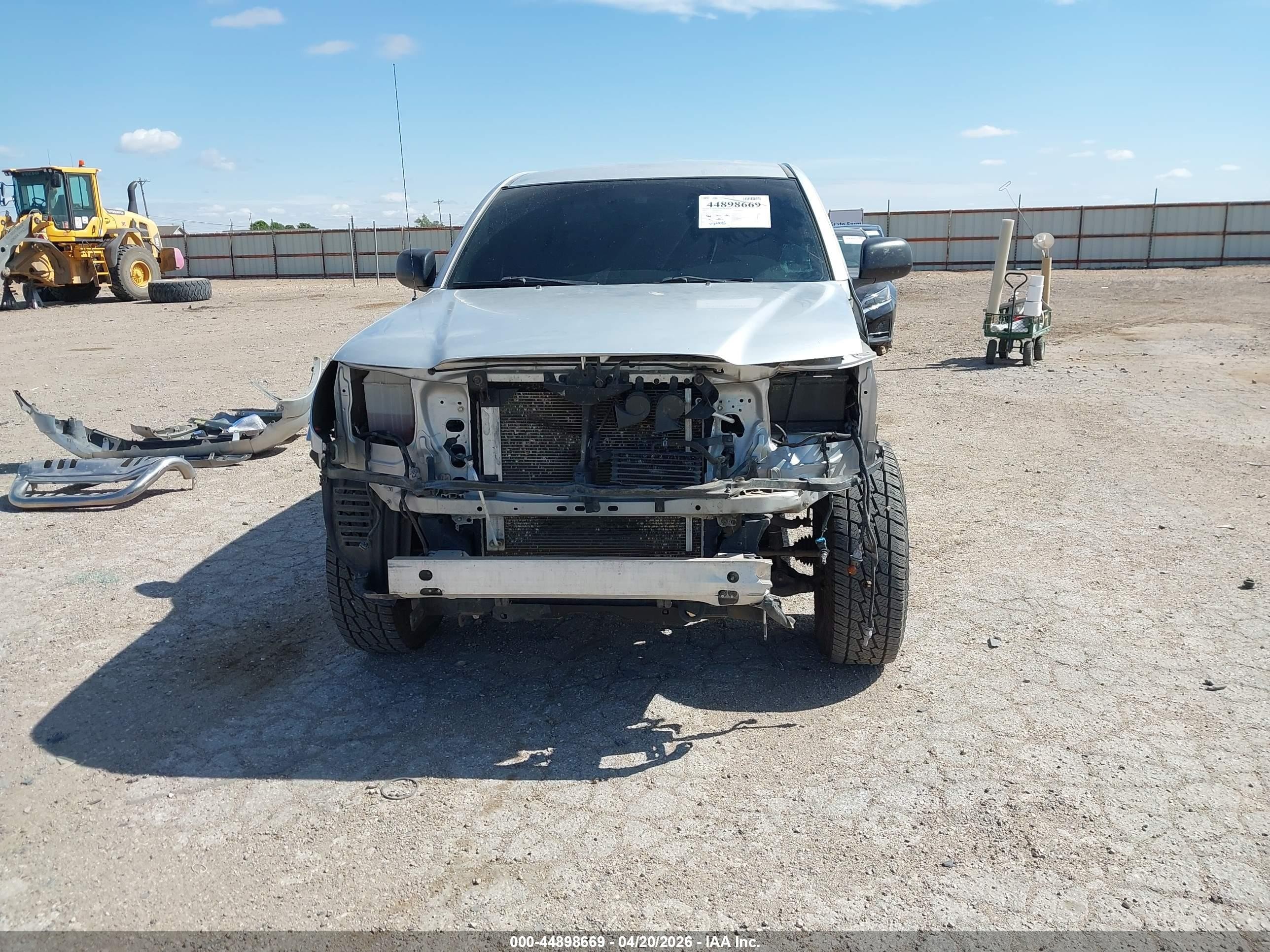 2011 Toyota Tacoma Base V6 Silver vin: 5TFLU4EN0BX013726