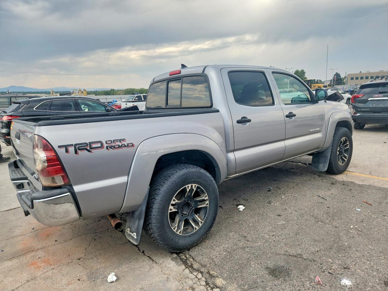 2014 Toyota Tacoma V6 Silver vin: 5TFLU4EN0EX092190