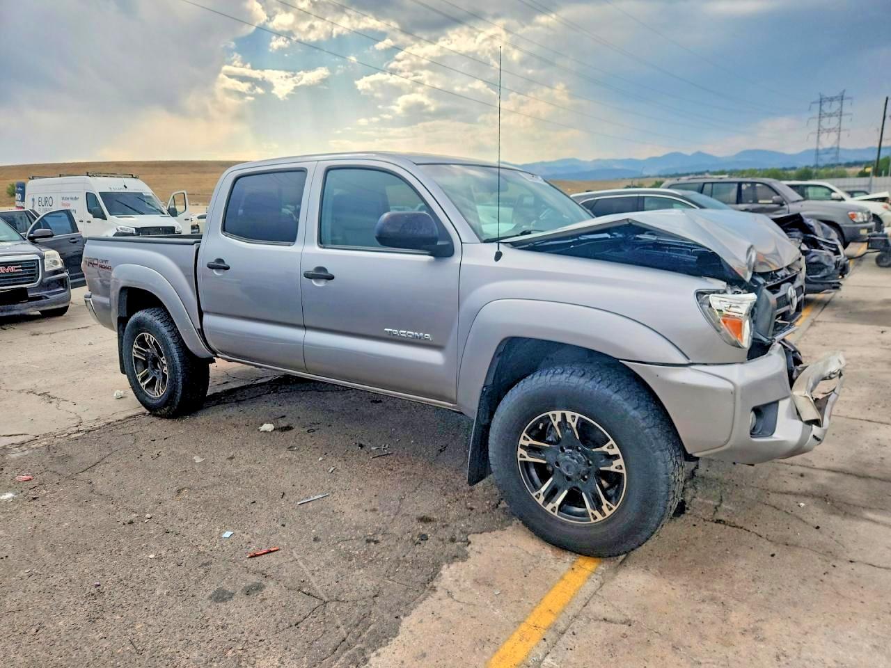 2014 Toyota Tacoma V6 Silver vin: 5TFLU4EN0EX092190