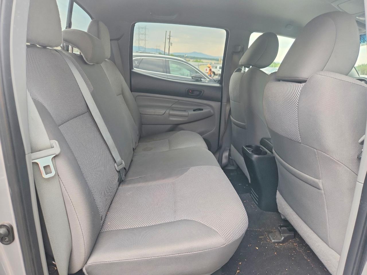 2014 Toyota Tacoma V6 Silver vin: 5TFLU4EN0EX092190