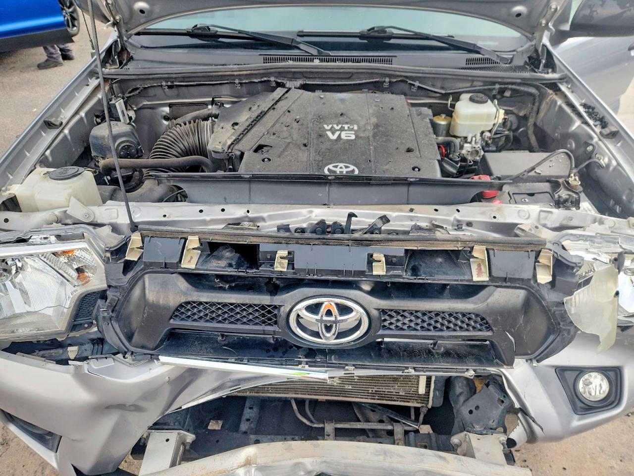 2014 Toyota Tacoma V6 Silver vin: 5TFLU4EN0EX092190