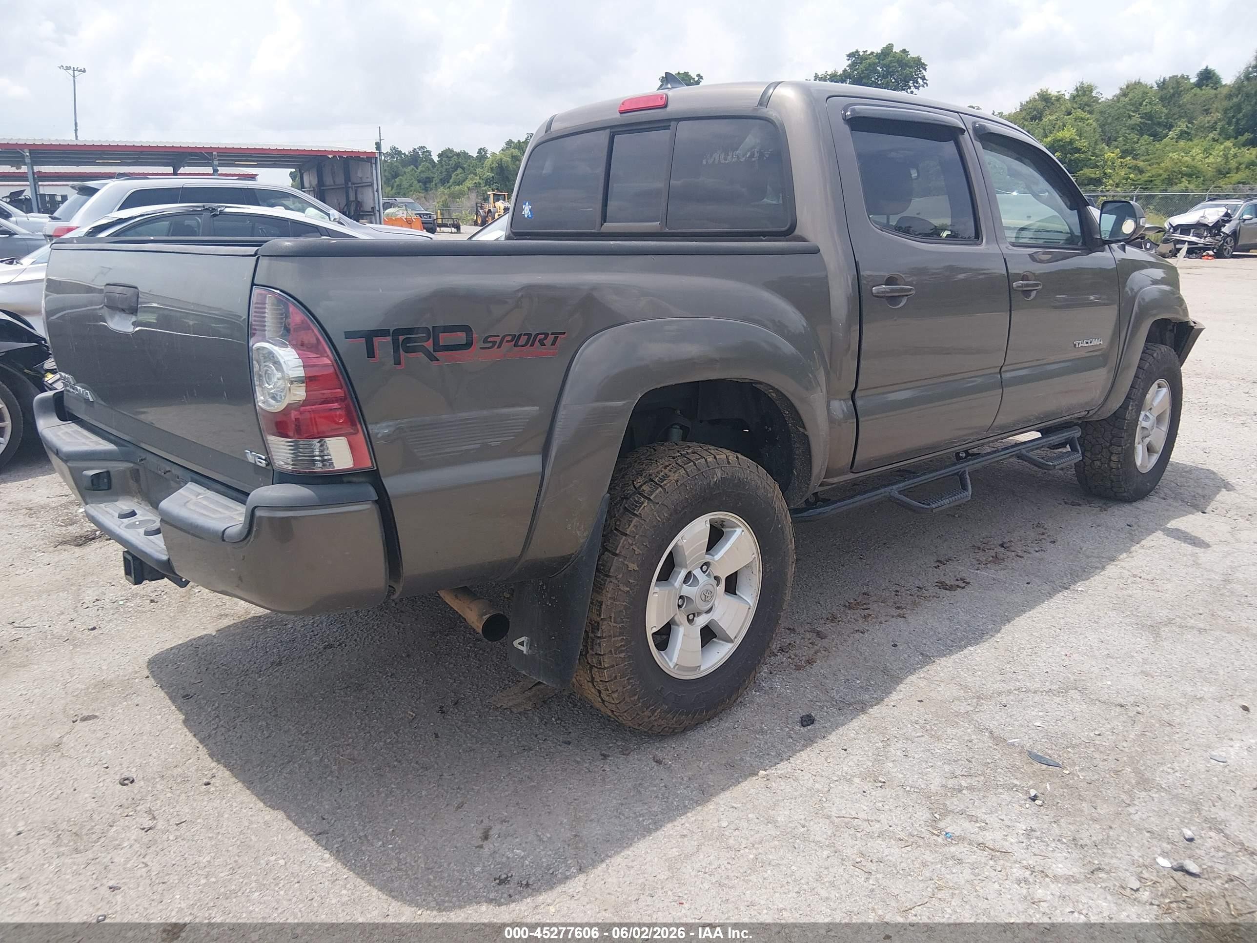 2015 Toyota Tacoma Base V6 Gray vin: 5TFLU4EN0FX112388