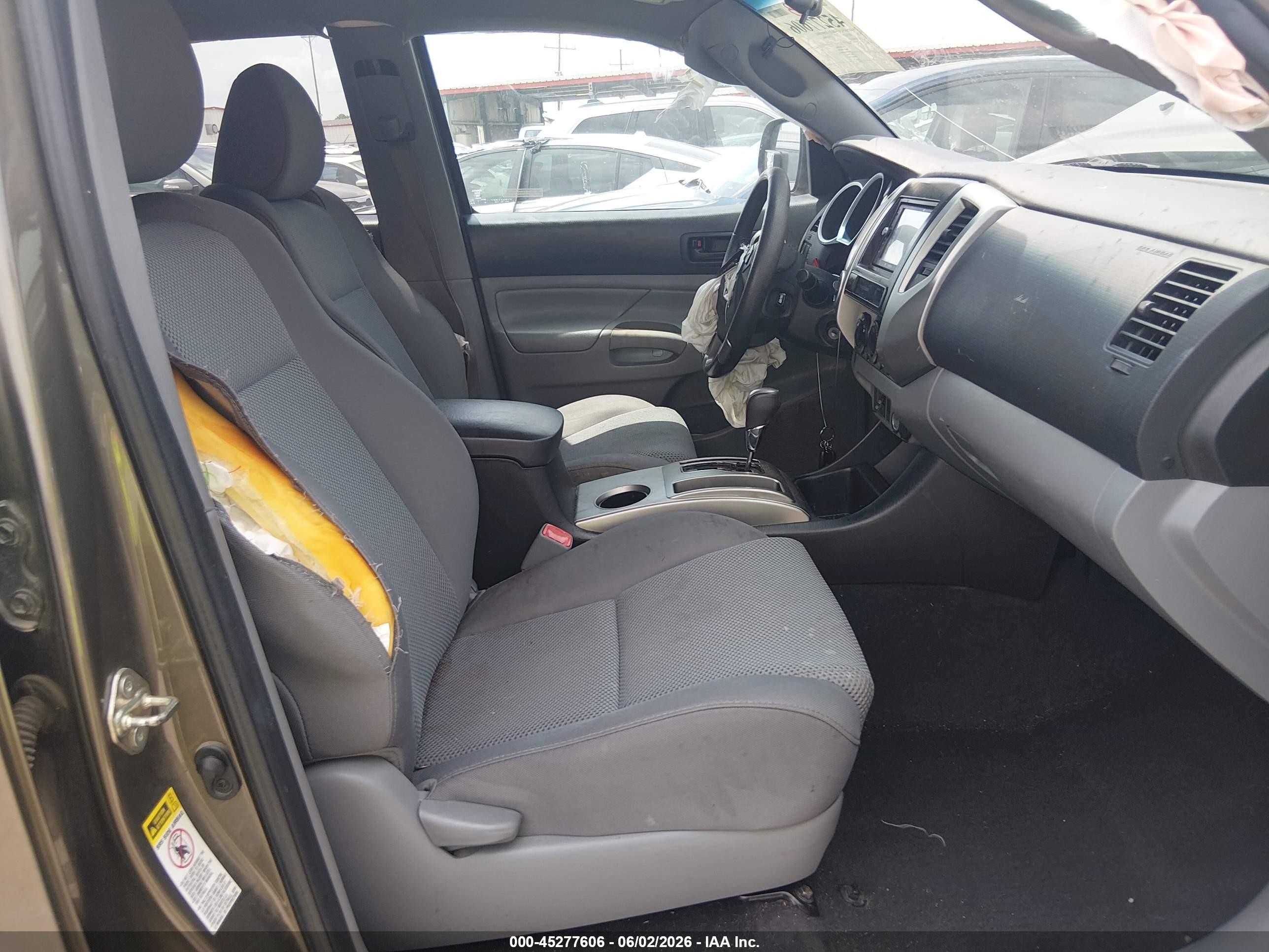 2015 Toyota Tacoma Base V6 Gray vin: 5TFLU4EN0FX112388