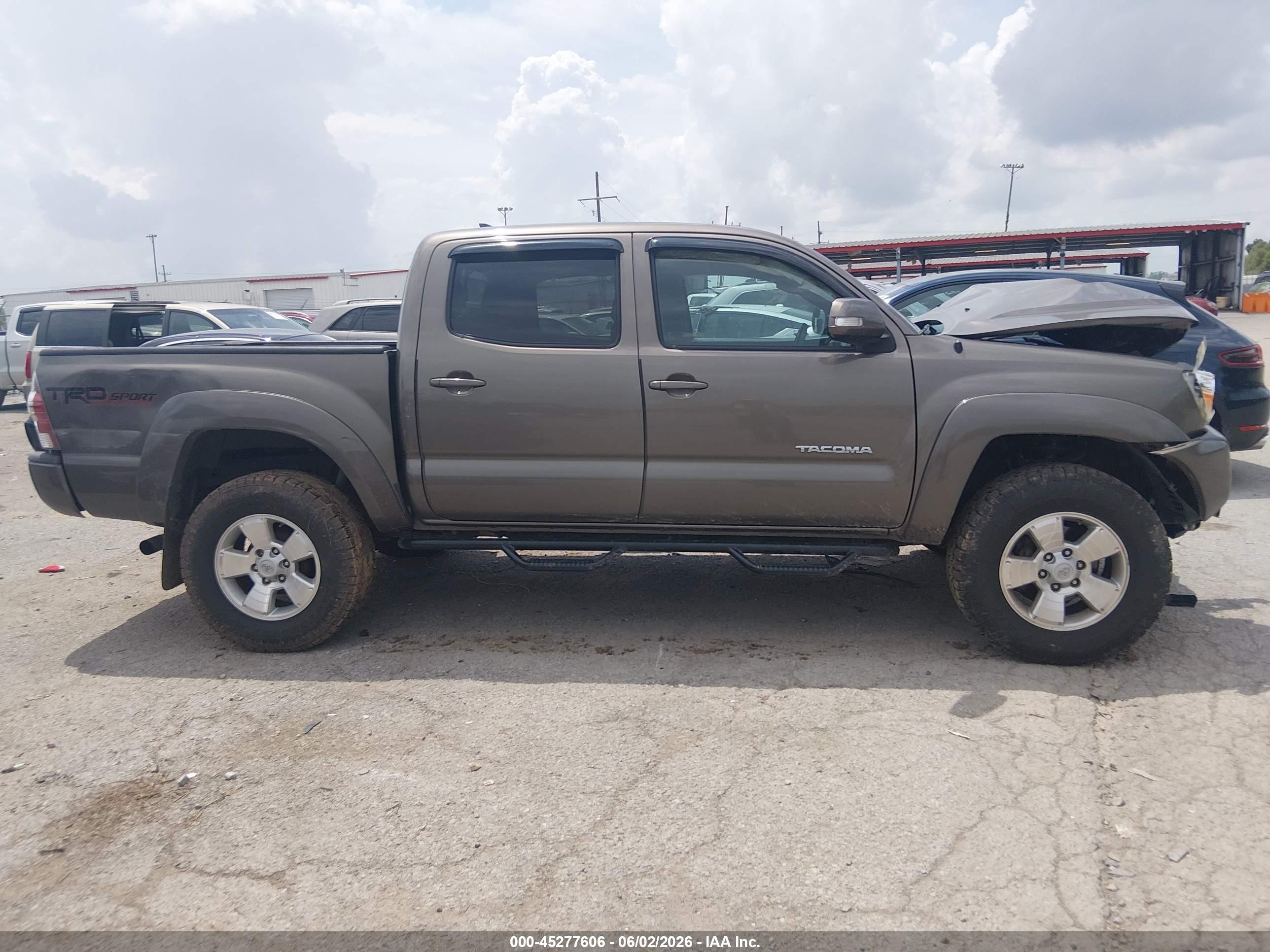 2015 Toyota Tacoma Base V6 Gray vin: 5TFLU4EN0FX112388