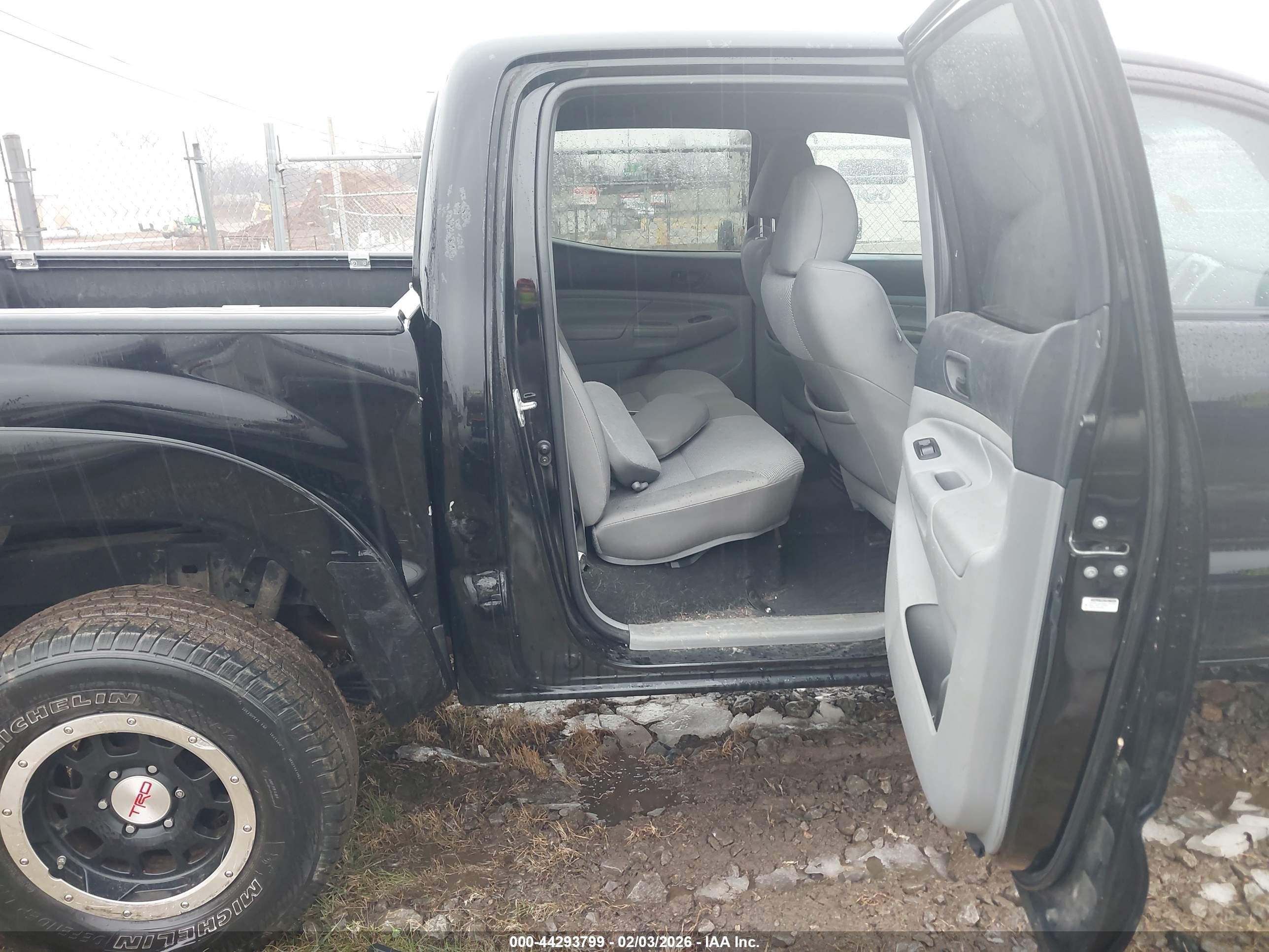 2013 Toyota Tacoma Base V6 Black vin: 5TFLU4EN1DX073534