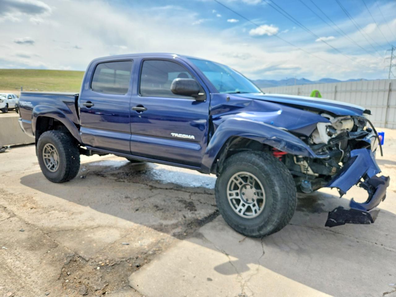 2013 Toyota Tacoma Double Cab Blue vin: 5TFLU4EN1DX076918