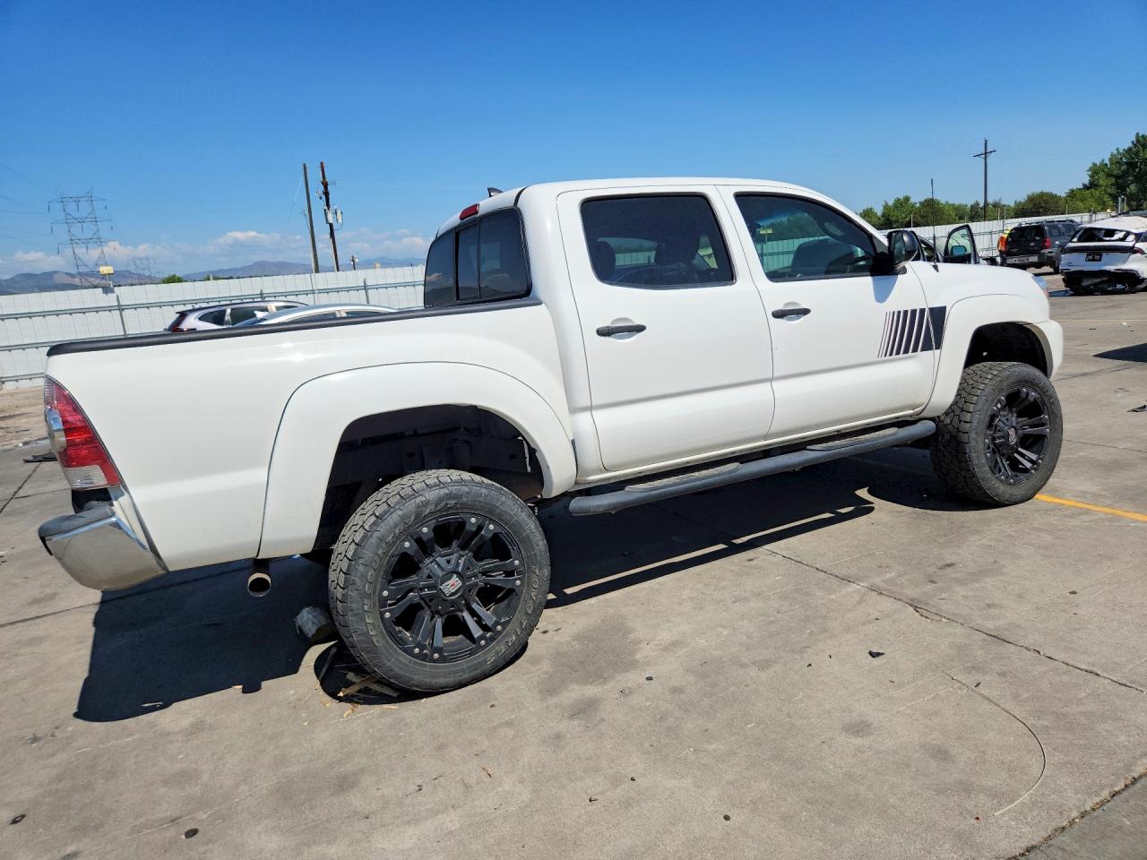 2012 Toyota Tacoma Double Cab White vin: 5TFLU4EN2CX040556