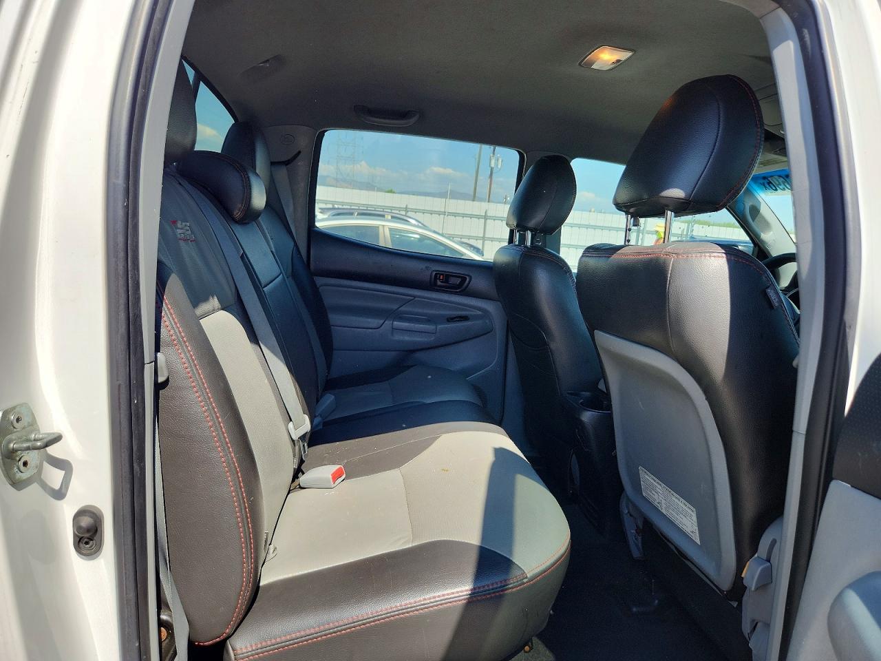 2012 Toyota Tacoma Double Cab White vin: 5TFLU4EN2CX040556
