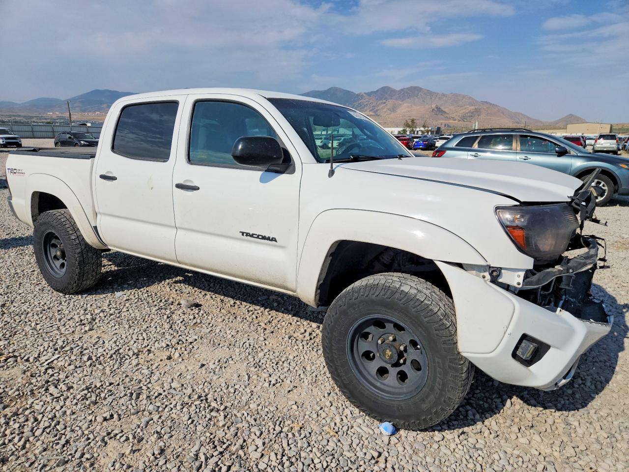 2013 Toyota Tacoma V6 White vin: 5TFLU4EN2DX065278