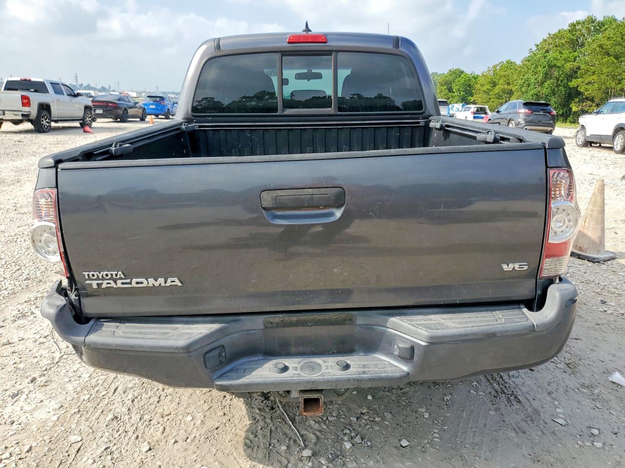 2015 Toyota Tacoma V6 Gray vin: 5TFLU4EN2FX115048