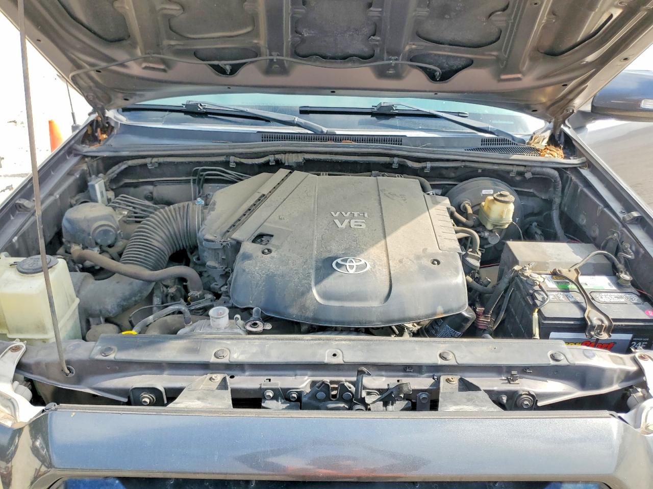 2015 Toyota Tacoma V6 Gray vin: 5TFLU4EN2FX115048