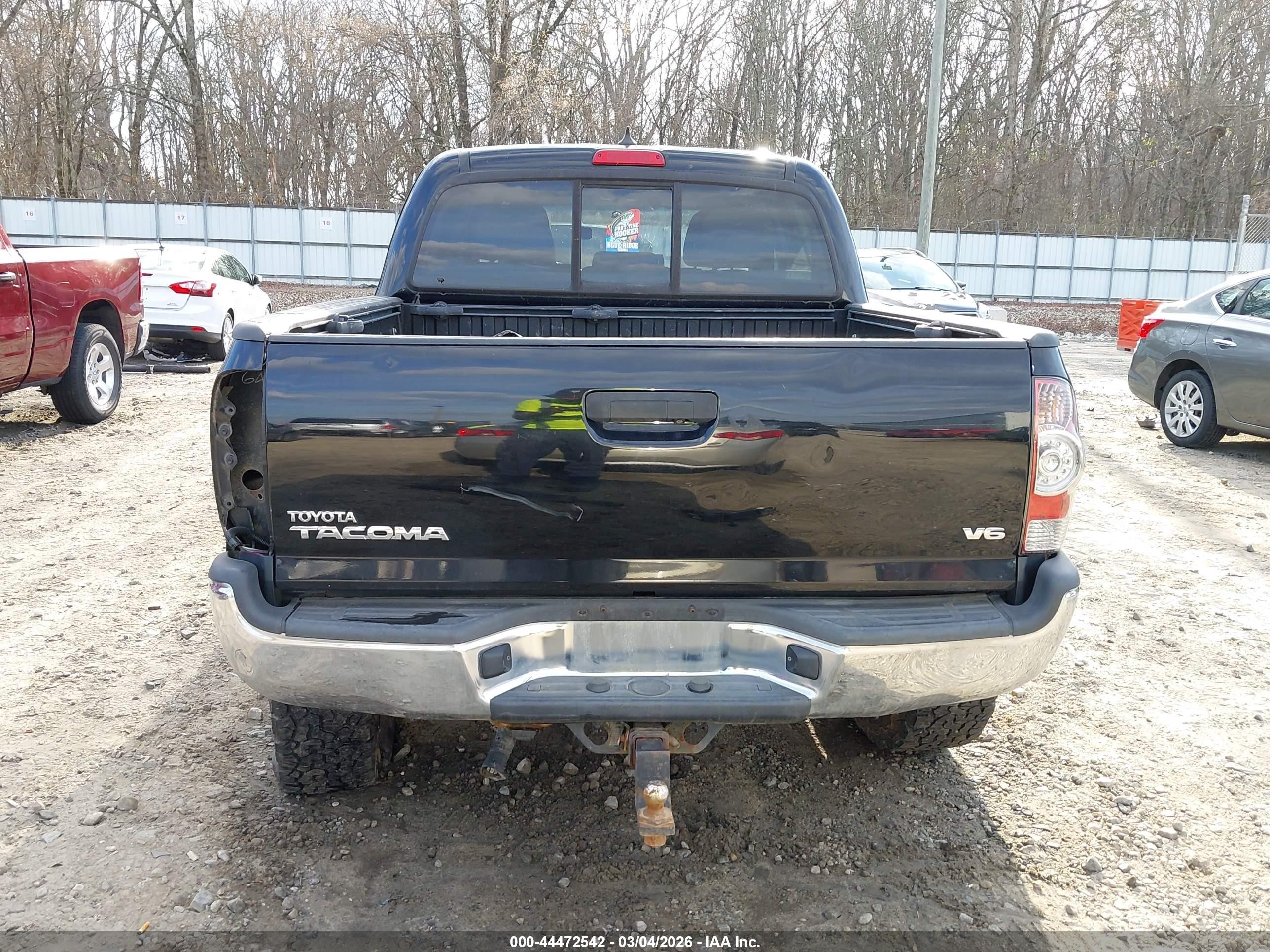 2015 Toyota Tacoma Base V6 Black vin: 5TFLU4EN2FX133856