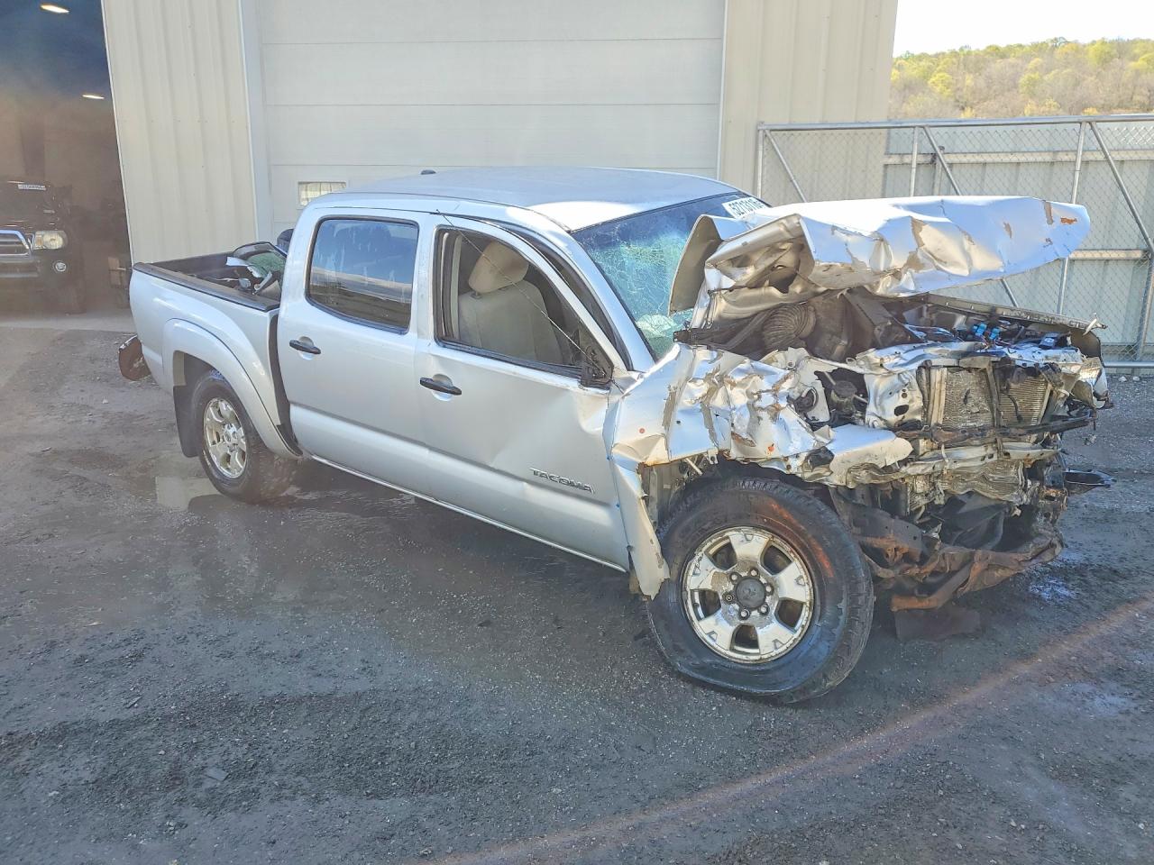 2011 Toyota Tacoma Double Cab Silver vin: 5TFLU4EN3BX011582