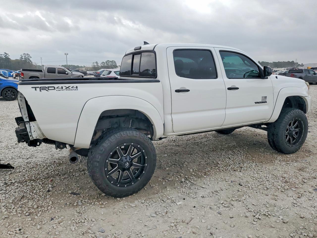 2015 Toyota Tacoma V6 Белый vin: 5TFLU4EN3FX116340