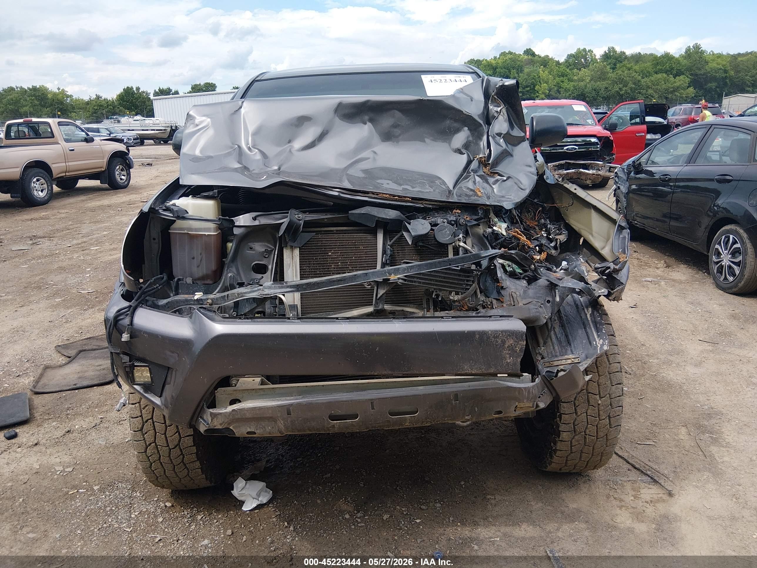 2015 Toyota Tacoma Base V6 Silver vin: 5TFLU4EN3FX125815