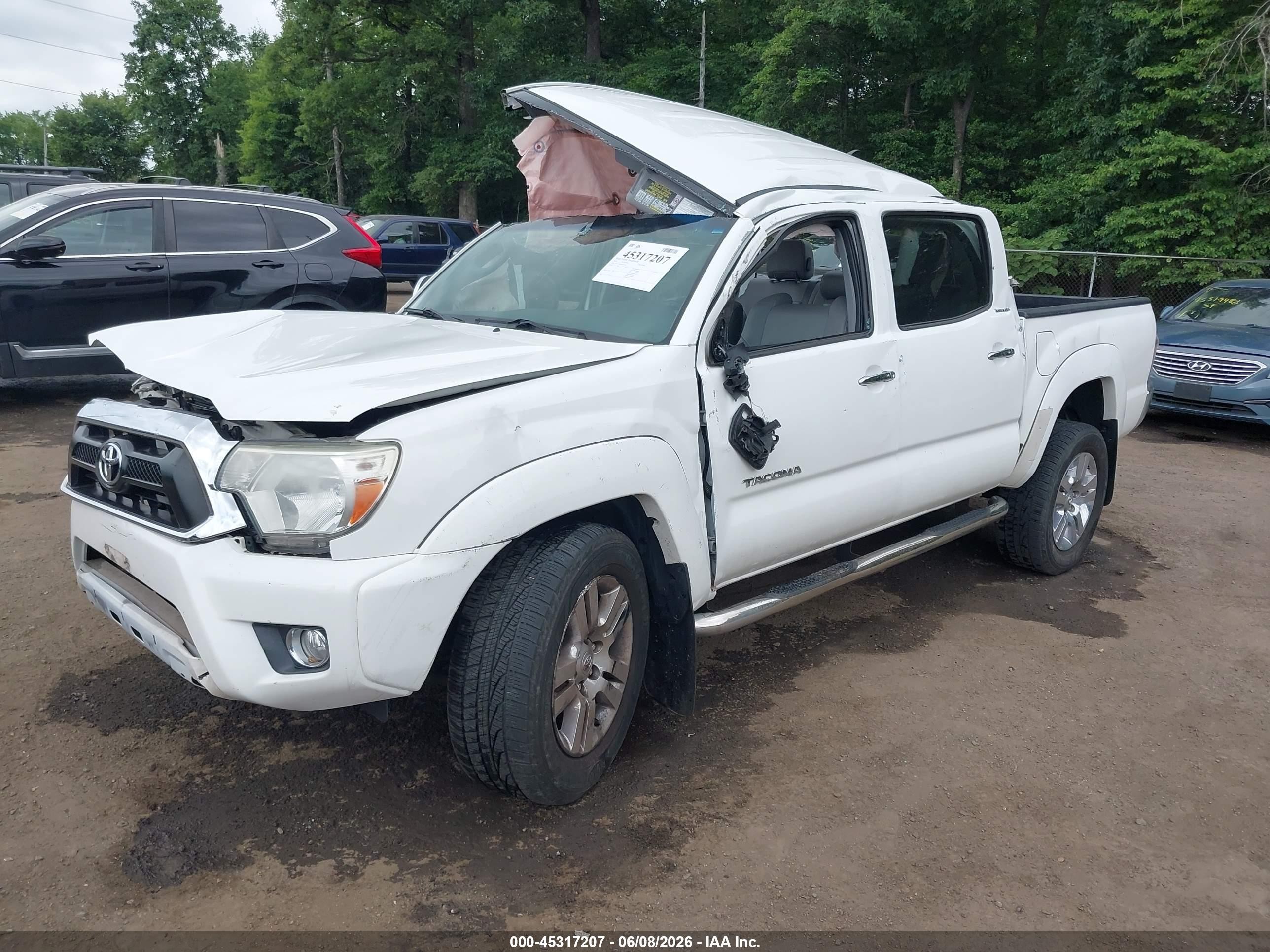 2015 Toyota Tacoma Base V6 White vin: 5TFLU4EN4FX112751