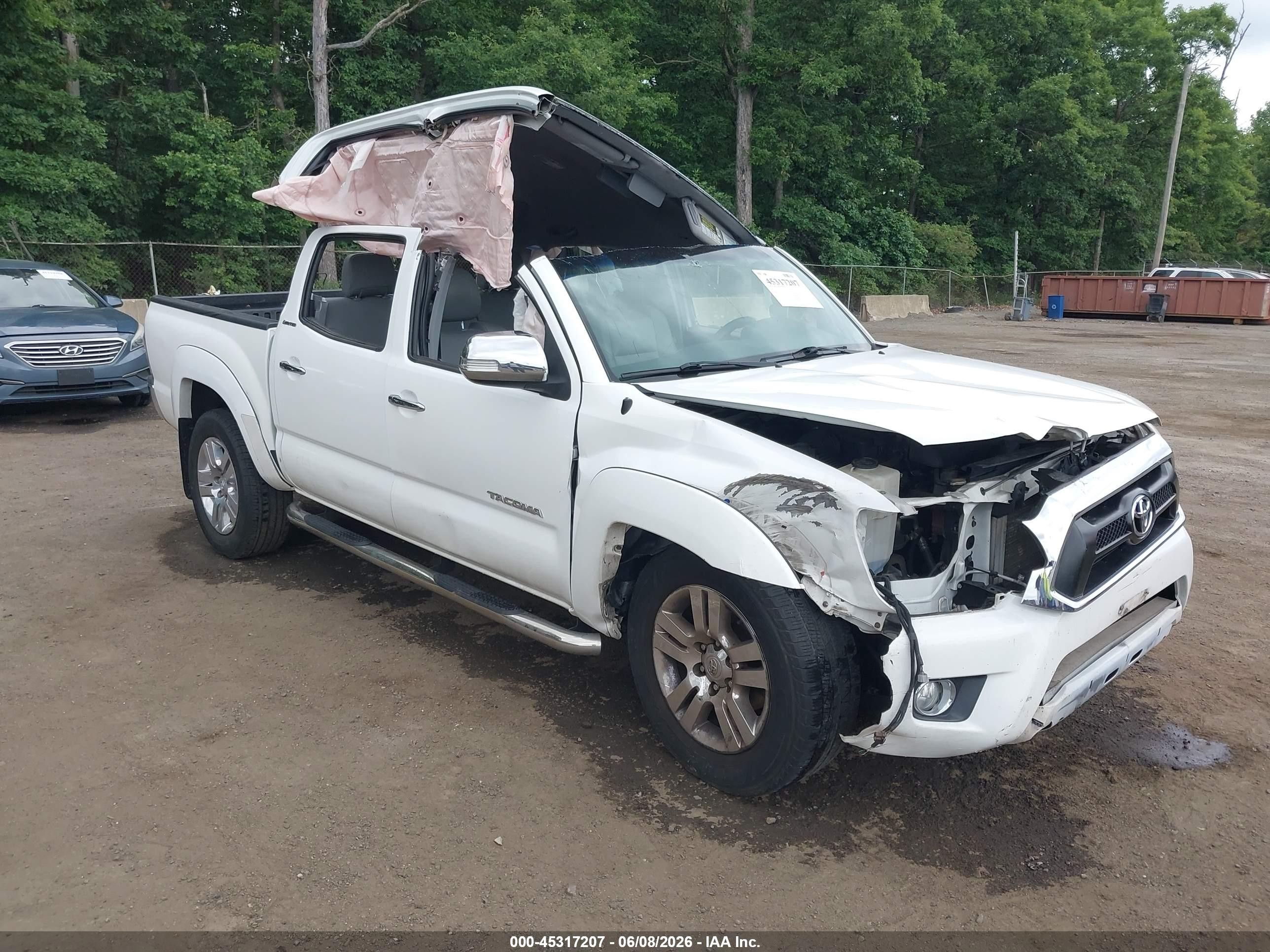 2015 Toyota Tacoma Base V6 White vin: 5TFLU4EN4FX112751