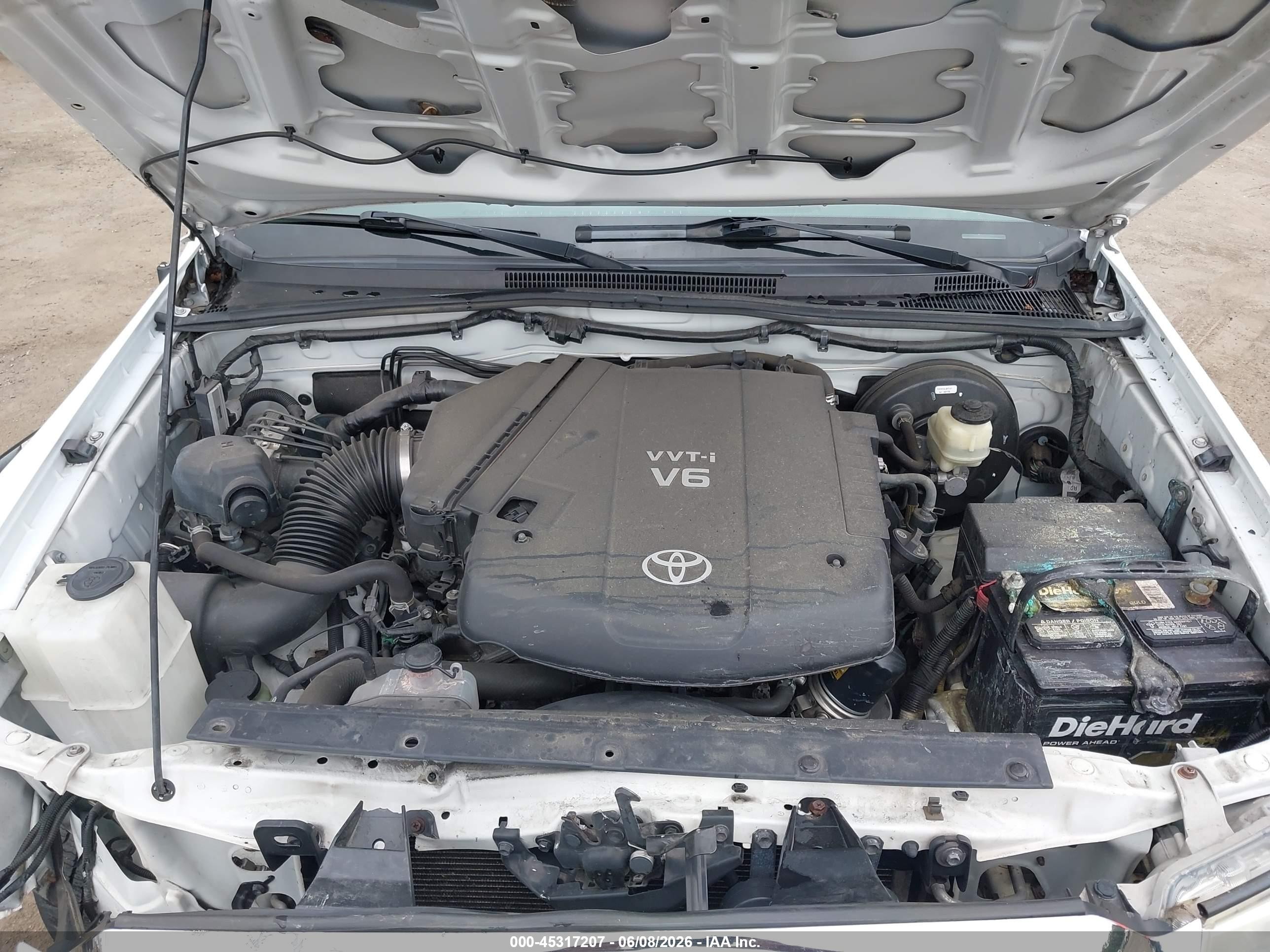 2015 Toyota Tacoma Base V6 White vin: 5TFLU4EN4FX112751