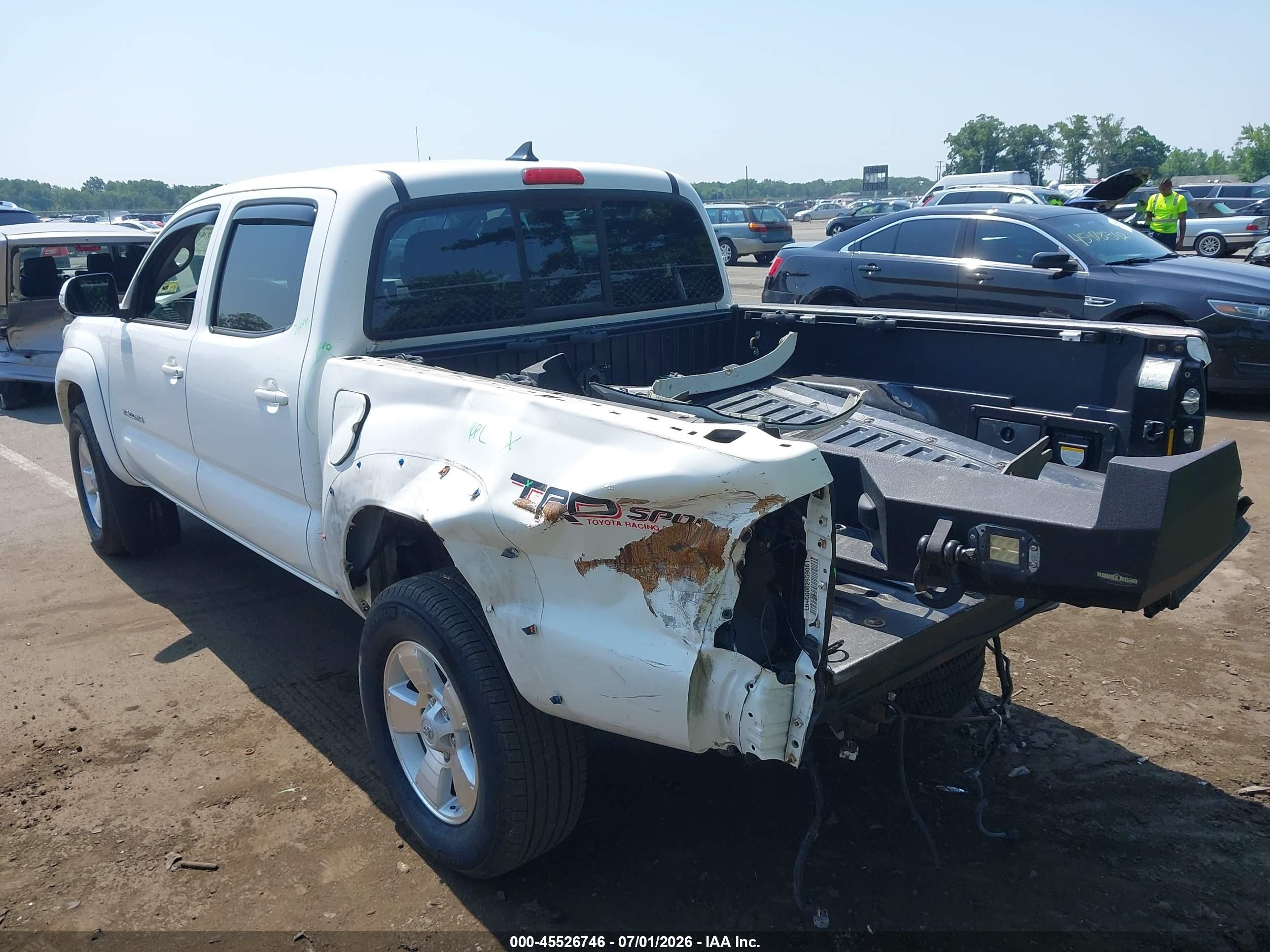 2015 Toyota Tacoma Base V6 White vin: 5TFLU4EN4FX132627