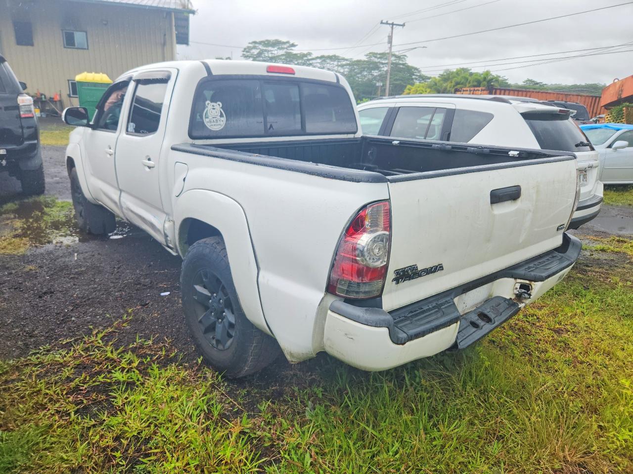 2015 Toyota Tacoma V6 White vin: 5TFLU4EN4FX135107