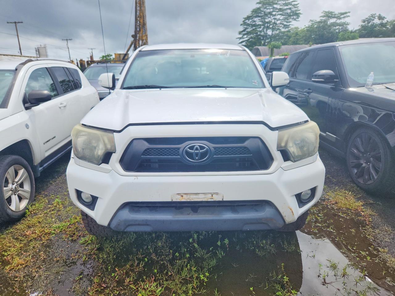 2015 Toyota Tacoma V6 White vin: 5TFLU4EN4FX135107